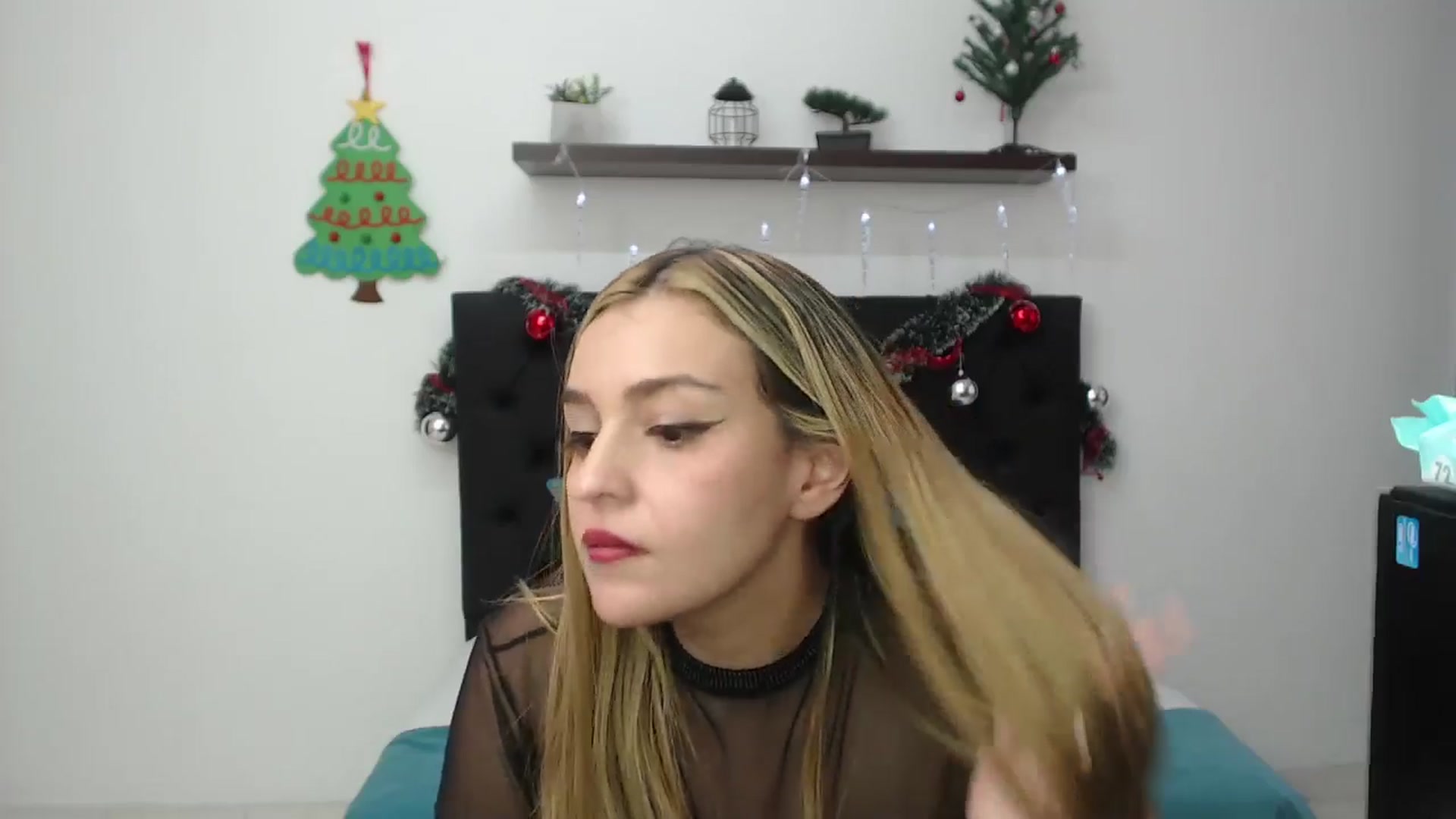 Gallery image thumbnail from CamilleDucan's myfreecams stream on, 12/21/2024, 17:27 image 10 of 20