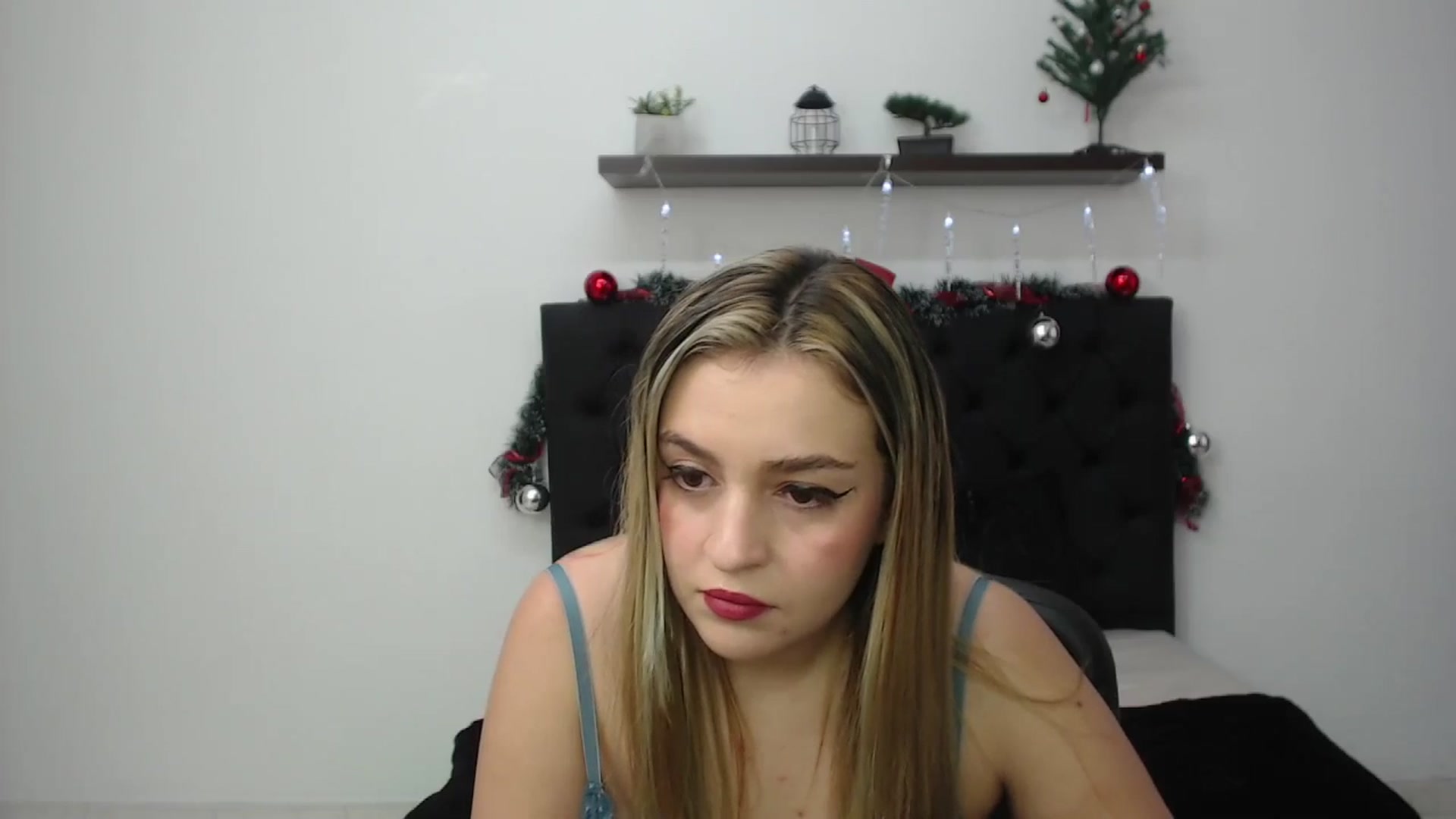 Gallery image thumbnail from CamilleDucan's myfreecams stream on, 12/26/2024, 14:31 image 5 of 20