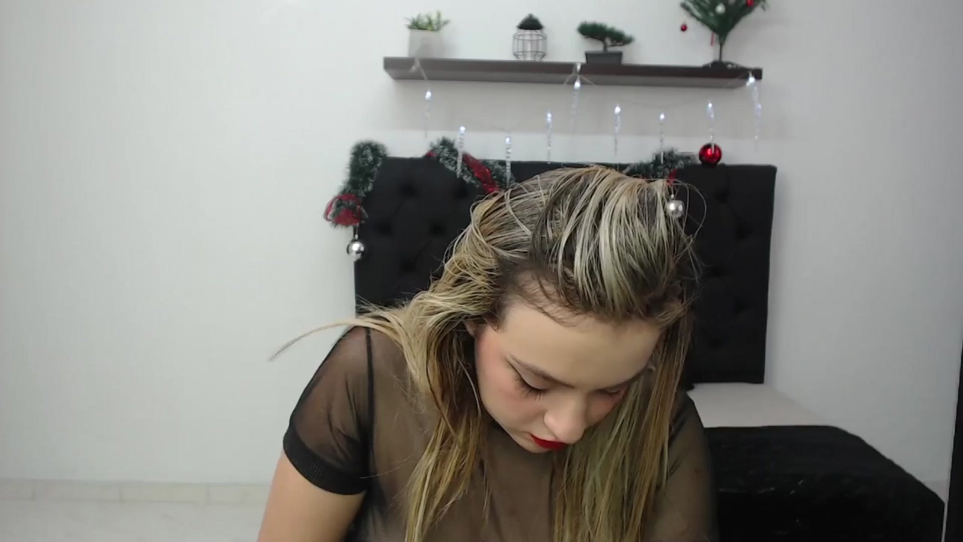 Gallery image thumbnail from CamilleDucan's myfreecams stream on, 12/28/2024, 13:37 image 7 of 20