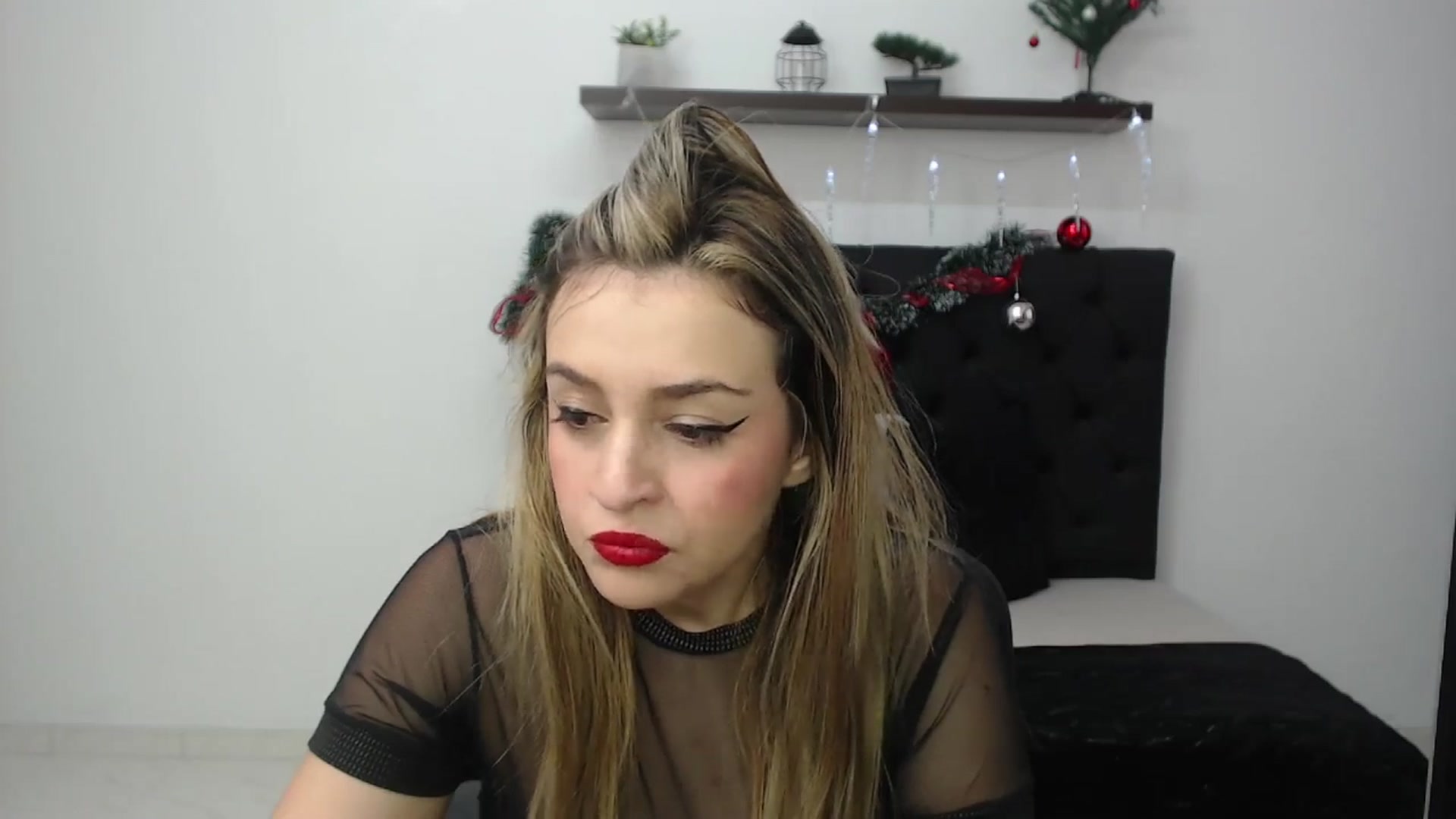 Gallery image thumbnail from CamilleDucan's myfreecams stream on, 12/28/2024, 13:37 image 10 of 20