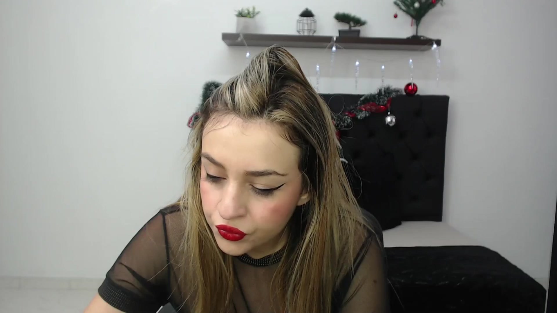 Gallery image thumbnail from CamilleDucan's myfreecams stream on, 12/28/2024, 13:37 image 12 of 20