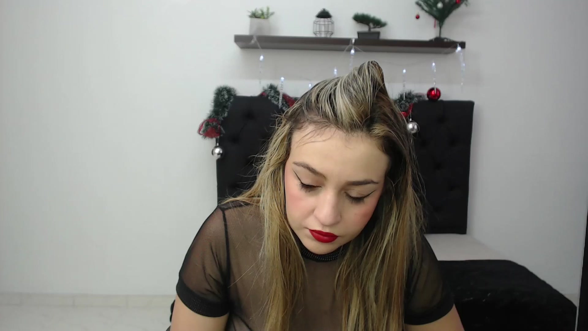 Gallery image thumbnail from CamilleDucan's myfreecams stream on, 12/28/2024, 13:37 image 11 of 20