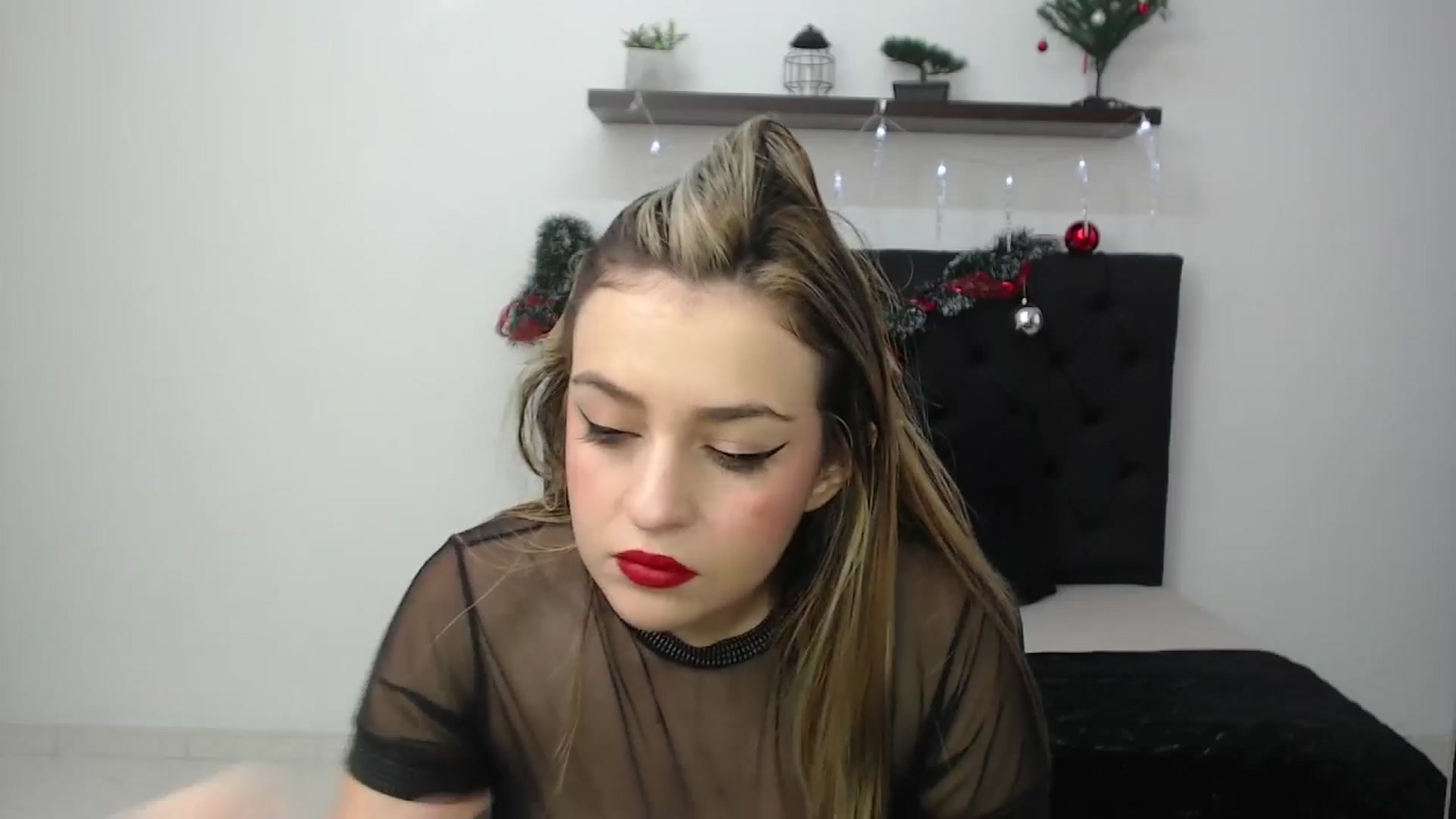 Gallery image thumbnail from CamilleDucan's myfreecams stream on, 12/28/2024, 13:37 image 6 of 20