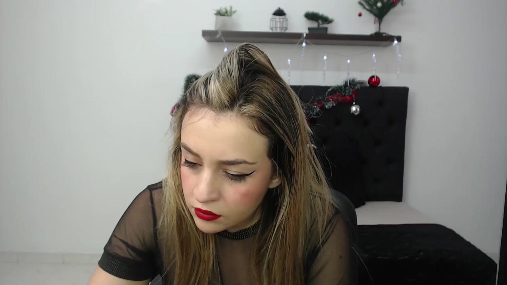Gallery image thumbnail from CamilleDucan's myfreecams stream on, 12/28/2024, 13:37 image 8 of 20