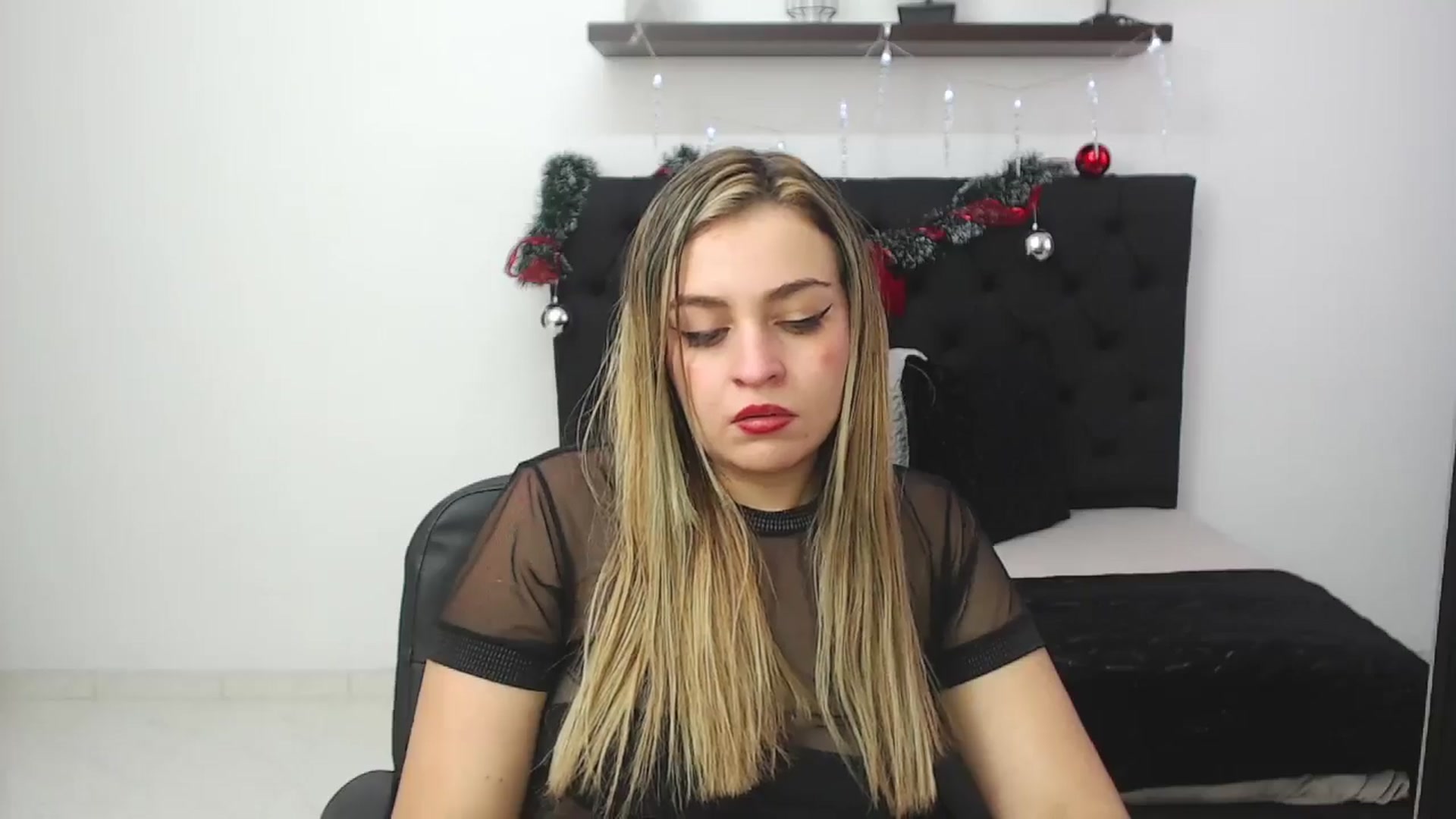 Gallery image thumbnail from CamilleDucan's myfreecams stream on, 12/28/2024, 16:42 image 3 of 20