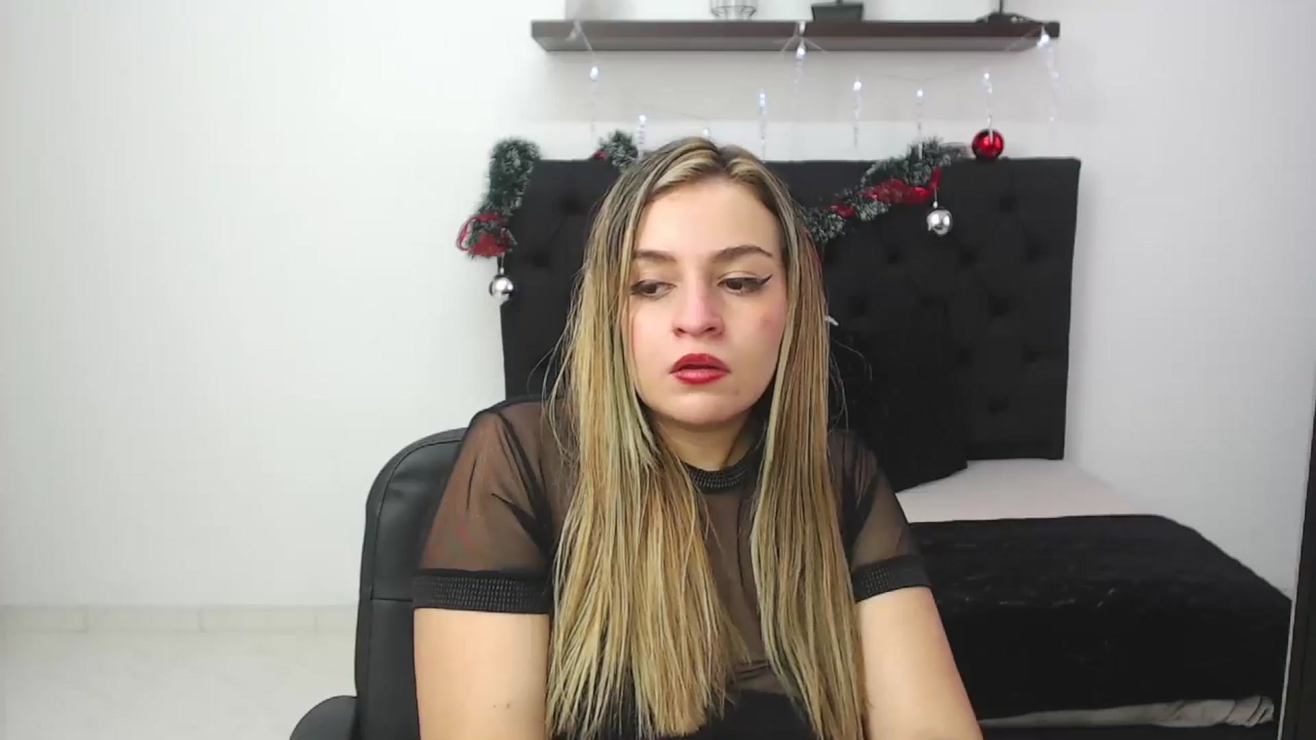 Gallery image thumbnail from CamilleDucan's myfreecams stream on, 12/28/2024, 16:42 image 4 of 20