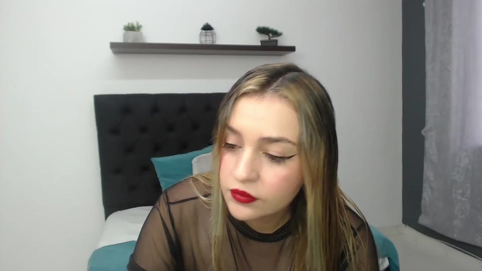 Gallery image thumbnail from CamilleDucan's myfreecams stream on, 01/09/2025, 13:17 image 17 of 20