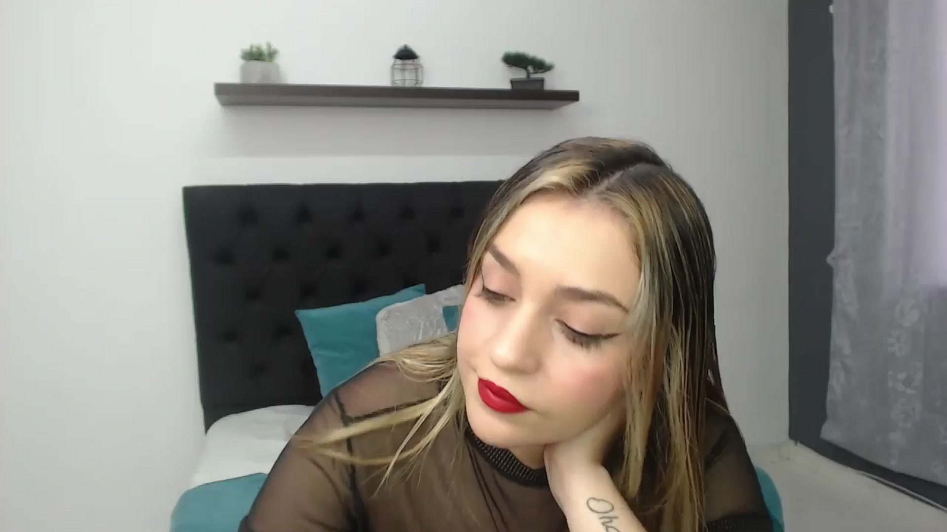 Gallery image thumbnail from CamilleDucan's myfreecams stream on, 01/09/2025, 13:17 image 12 of 20
