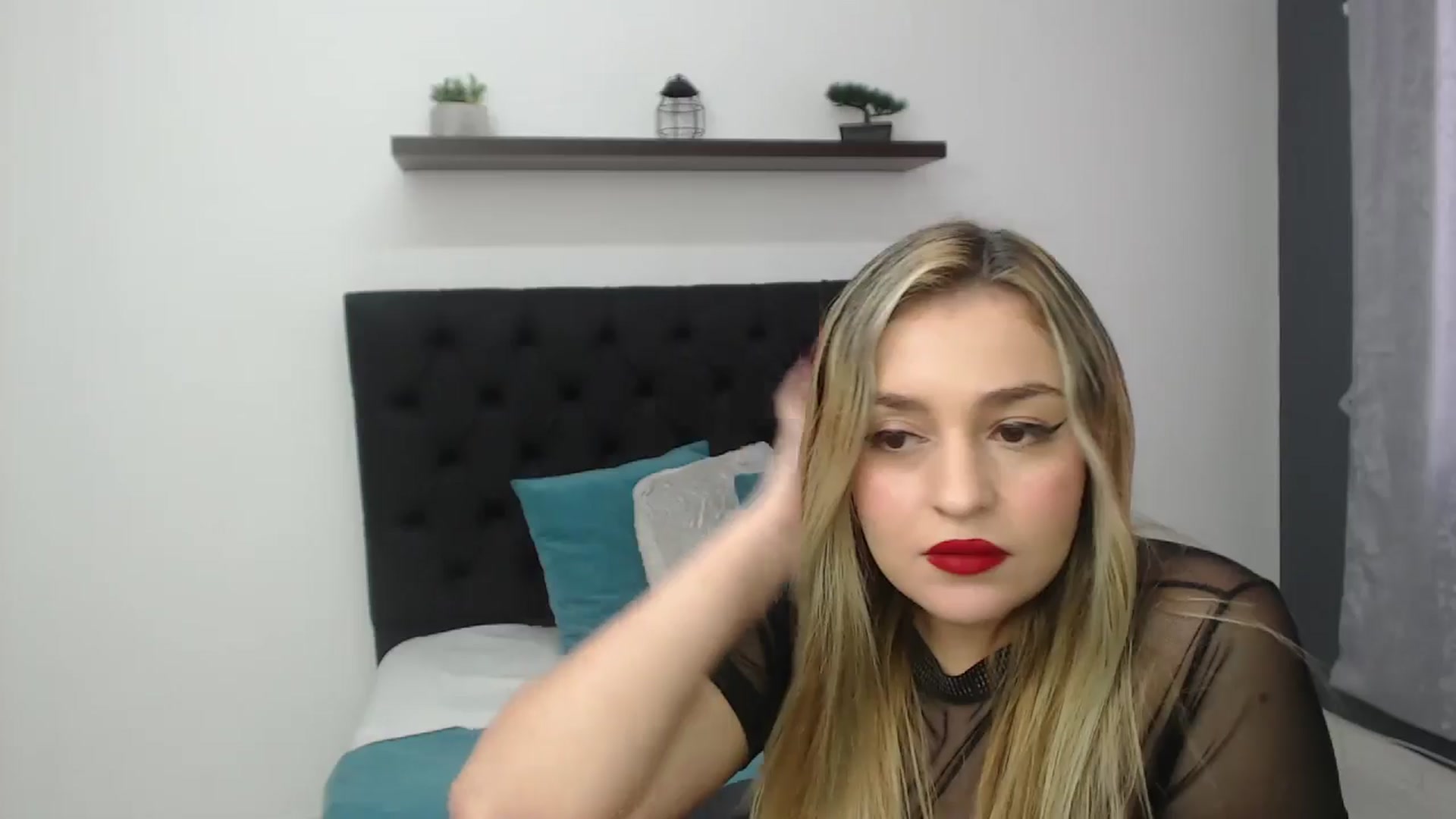 Gallery image thumbnail from CamilleDucan's myfreecams stream on, 01/09/2025, 15:33 image 18 of 20