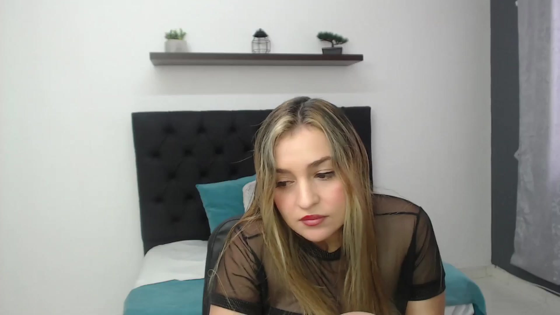 Gallery image thumbnail from CamilleDucan's myfreecams stream on, 01/09/2025, 15:33 image 11 of 20