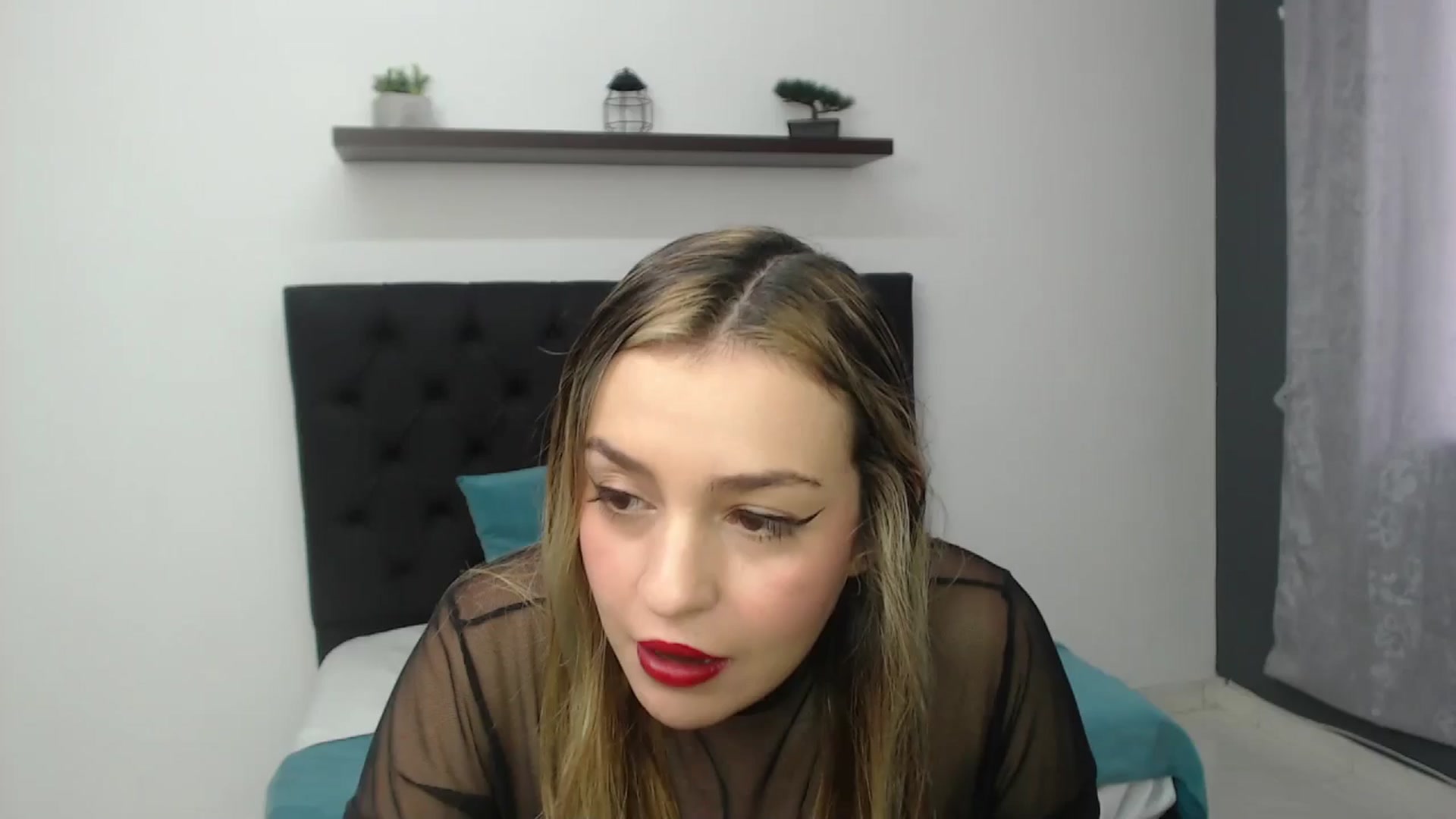 Gallery image thumbnail from CamilleDucan's myfreecams stream on, 01/09/2025, 15:33 image 1 of 20