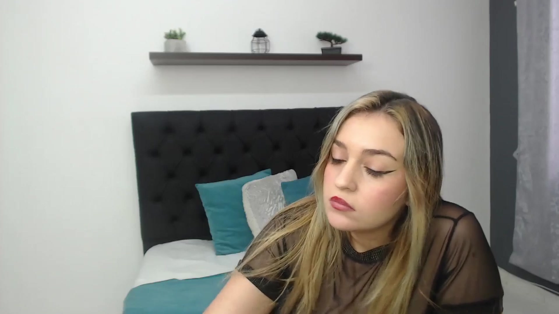 Gallery image thumbnail from CamilleDucan's myfreecams stream on, 01/09/2025, 15:33 image 10 of 20