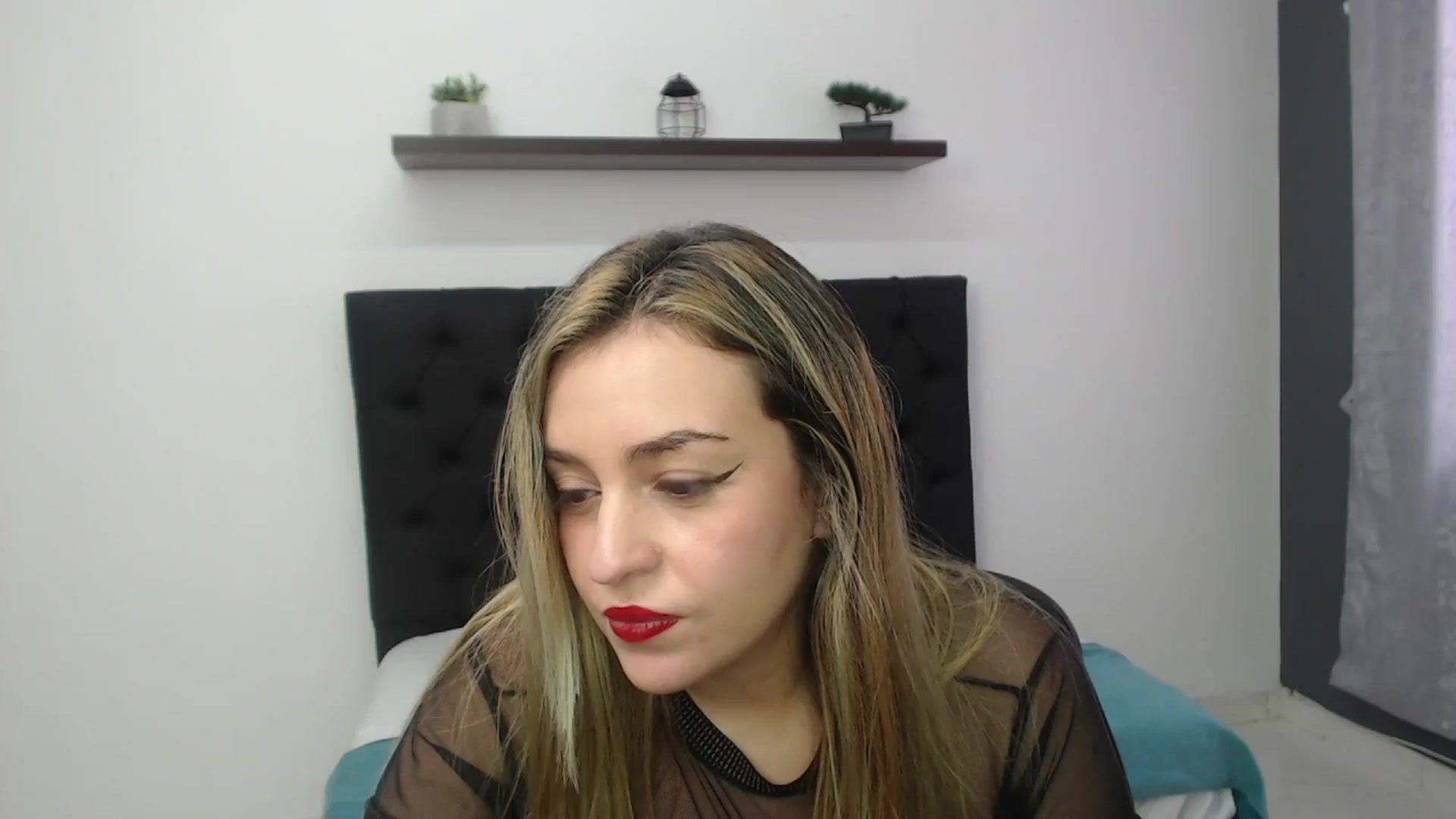 Gallery image thumbnail from CamilleDucan's myfreecams stream on, 01/09/2025, 16:33 image 17 of 20