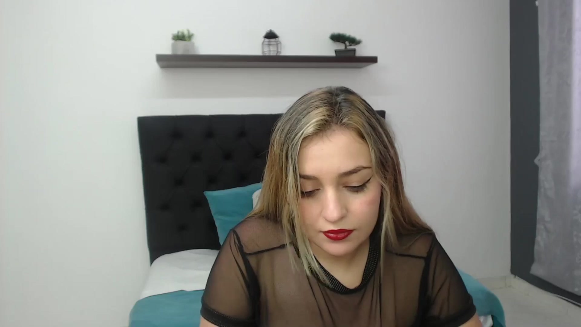 Gallery image thumbnail from CamilleDucan's myfreecams stream on, 01/09/2025, 16:33 image 12 of 20