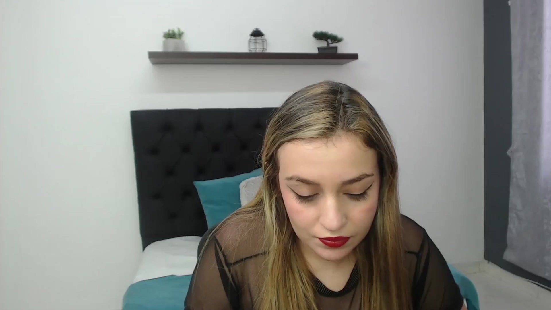 Gallery image thumbnail from CamilleDucan's myfreecams stream on, 01/09/2025, 16:33 image 6 of 20