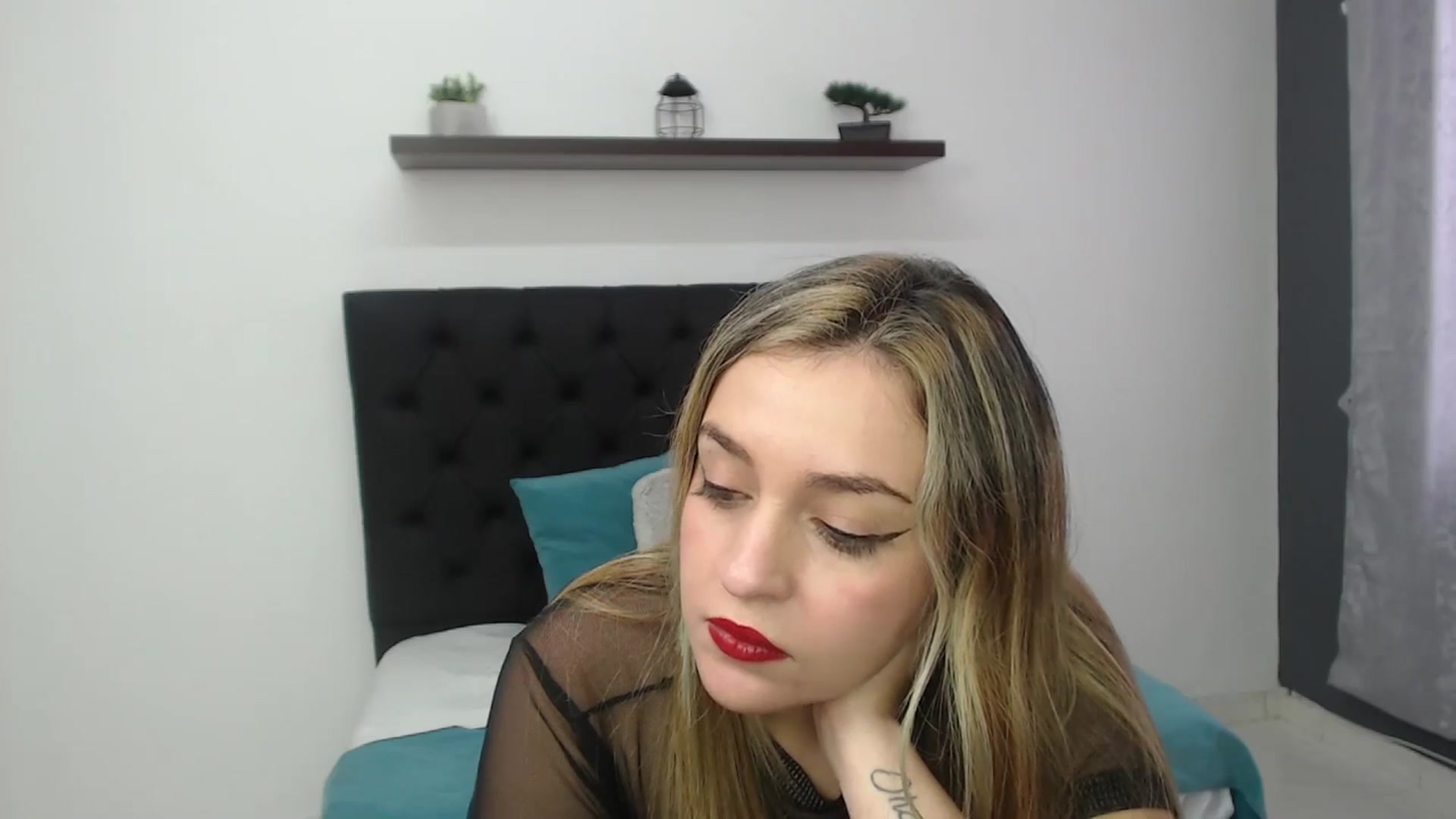 Gallery image thumbnail from CamilleDucan's myfreecams stream on, 01/09/2025, 16:33 image 15 of 20