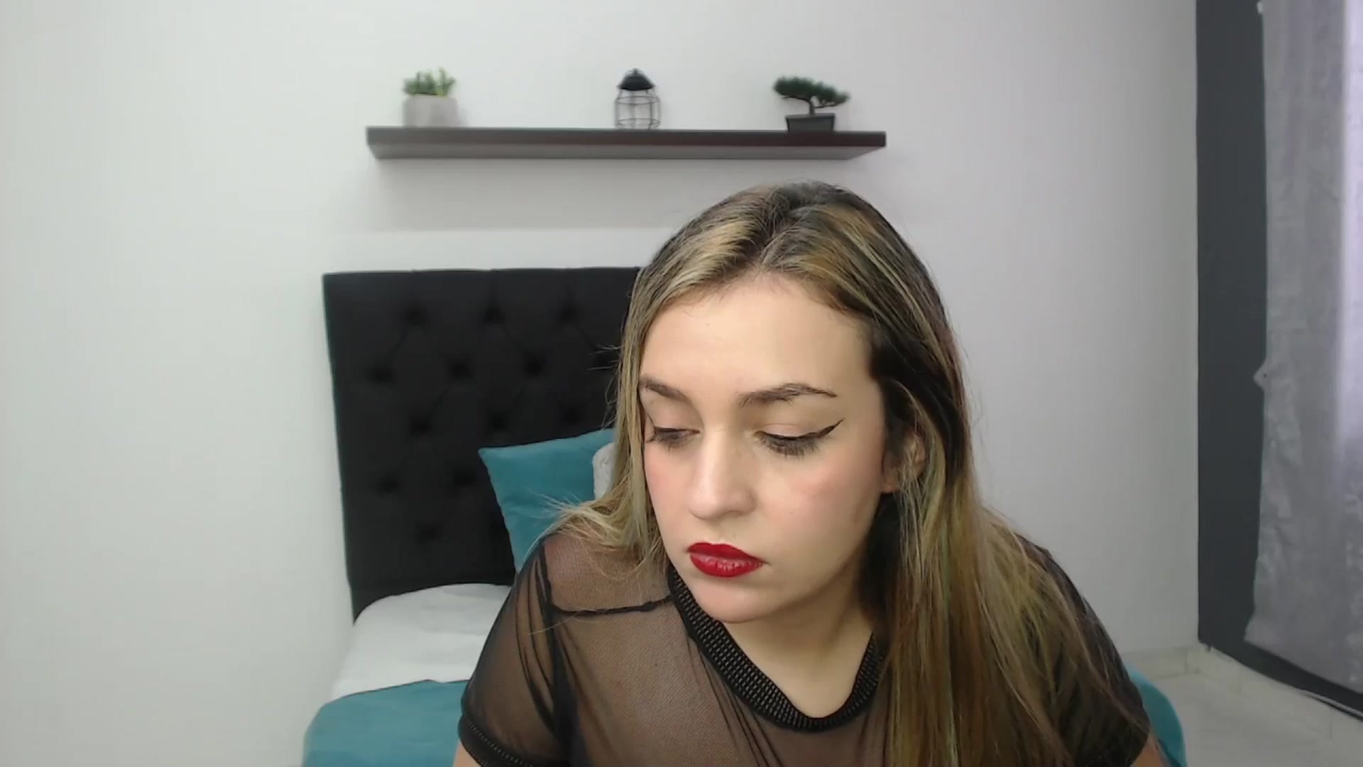 Gallery image thumbnail from CamilleDucan's myfreecams stream on, 01/09/2025, 16:33 image 16 of 20