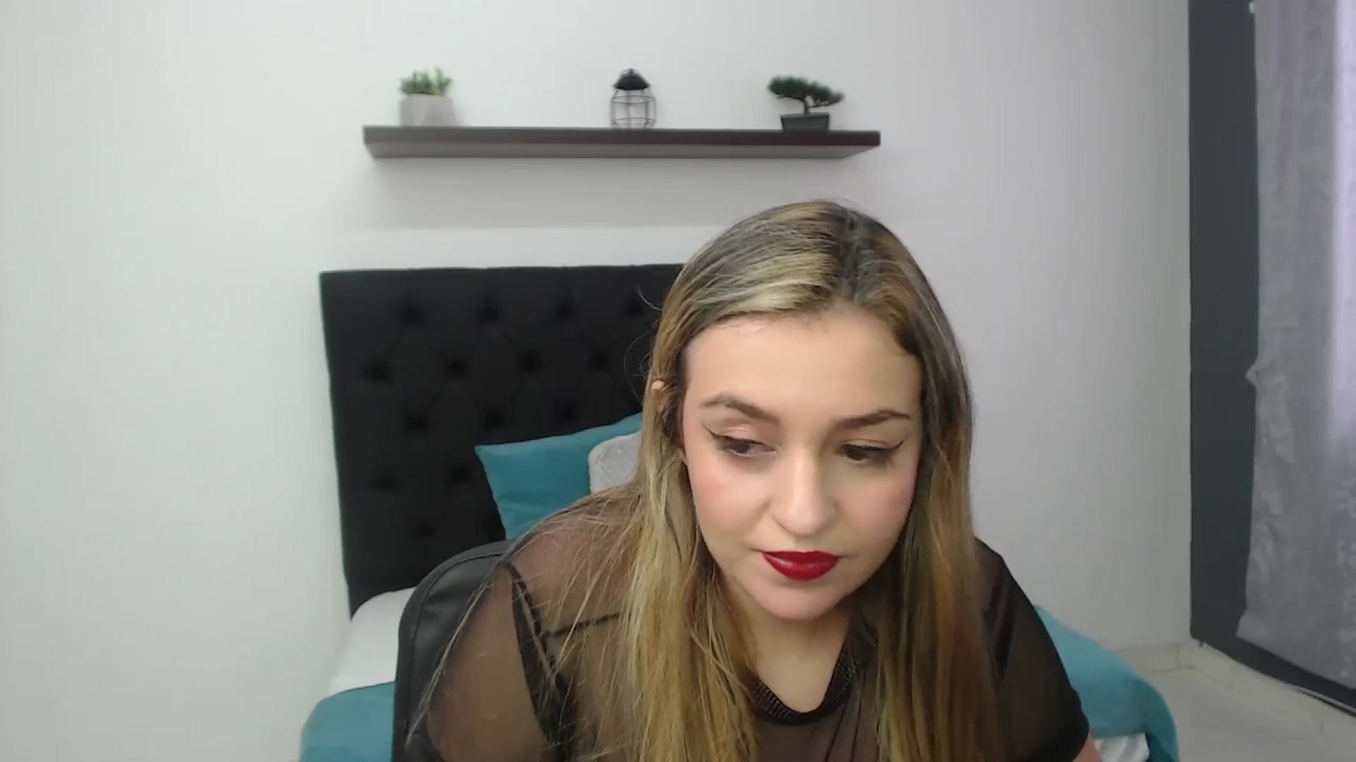 Gallery image thumbnail from CamilleDucan's myfreecams stream on, 01/09/2025, 16:33 image 5 of 20