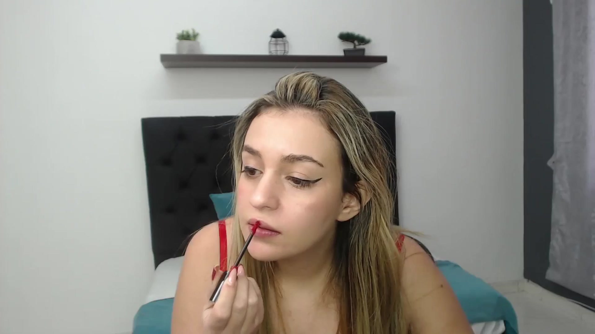 Gallery image thumbnail from CamilleDucan's myfreecams stream on, 01/10/2025, 15:34 image 8 of 20