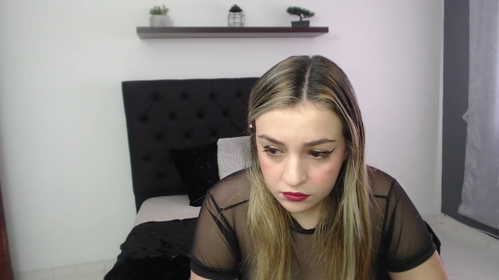 Gallery image thumbnail from CamilleDucan's myfreecams stream on, 01/15/2025, 13:52 image 13 of 20