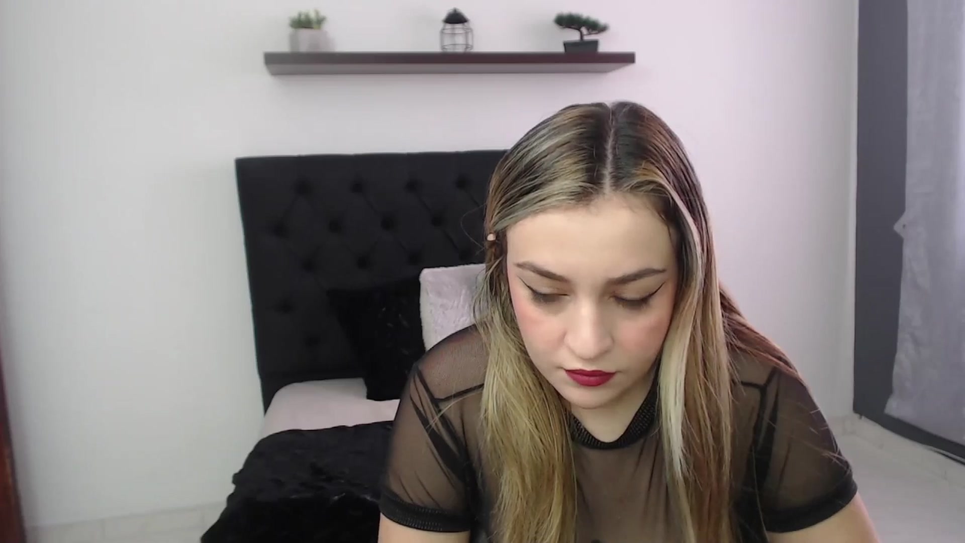 Gallery image thumbnail from CamilleDucan's myfreecams stream on, 01/15/2025, 13:52 image 7 of 20