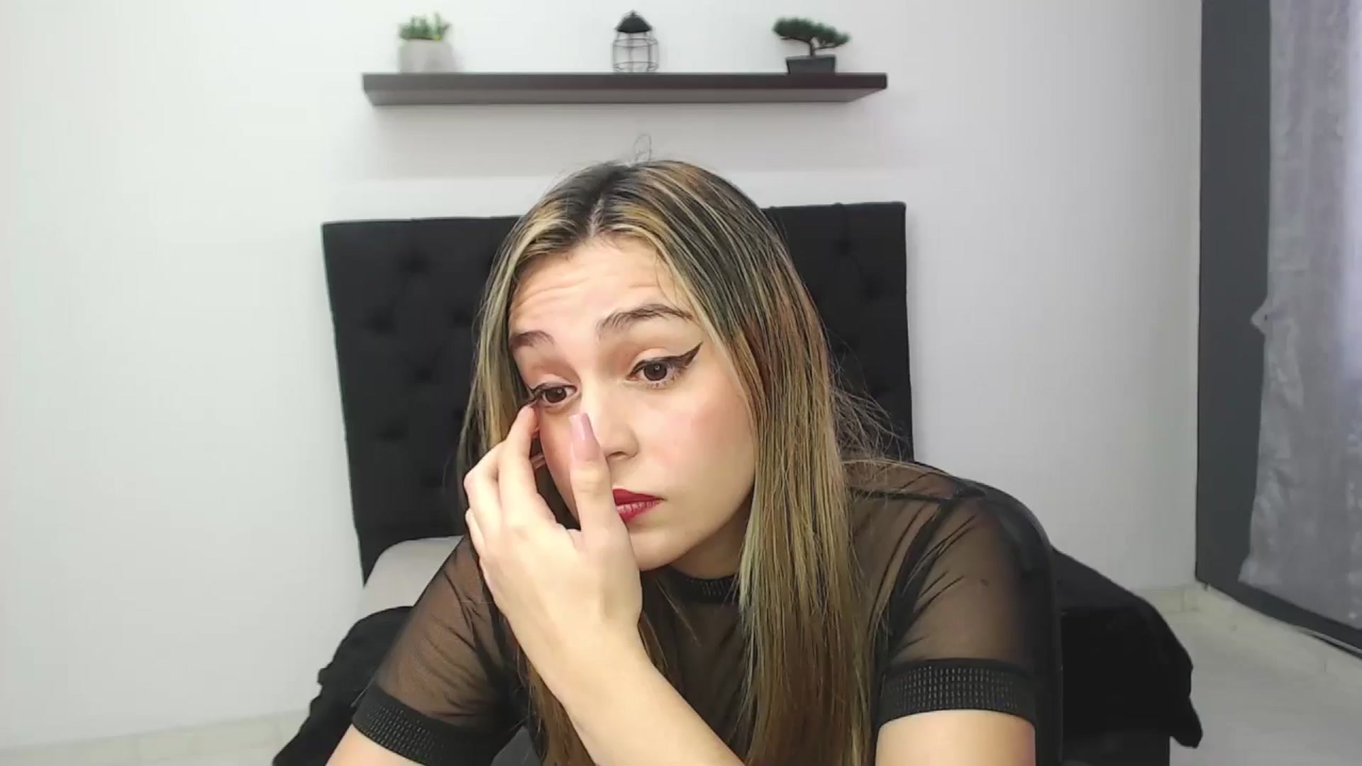 Gallery image thumbnail from CamilleDucan's myfreecams stream on, 01/15/2025, 14:44 image 17 of 20