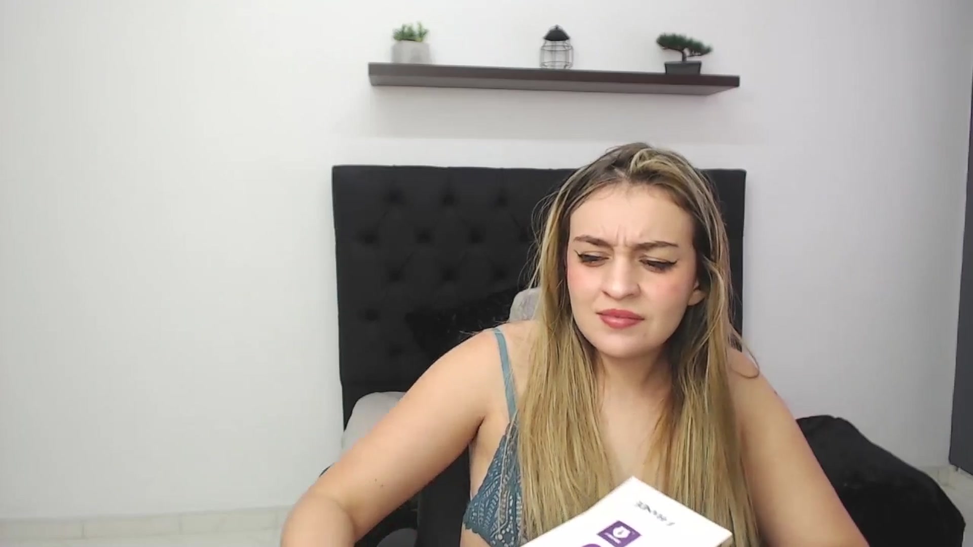 Gallery image thumbnail from CamilleDucan's myfreecams stream on, 01/17/2025, 16:21 image 12 of 20