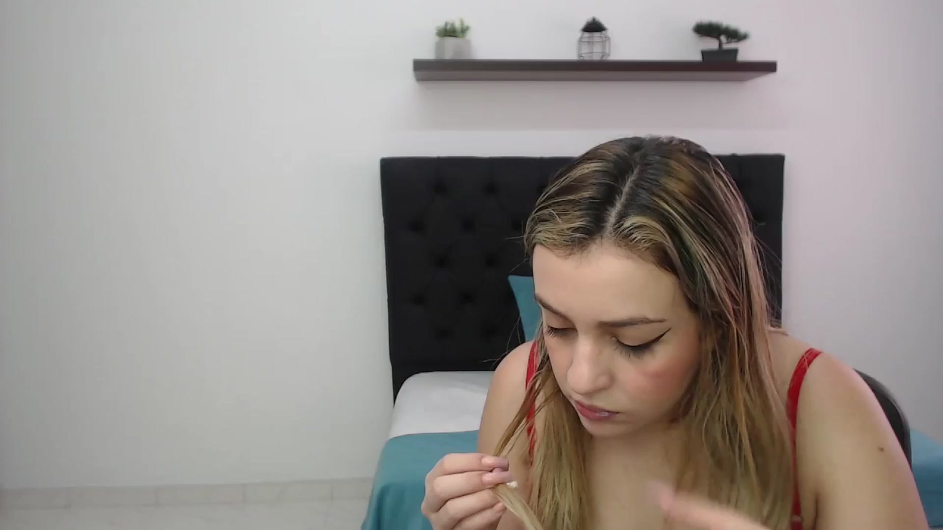 Gallery image thumbnail from CamilleDucan's myfreecams stream on, 01/21/2025, 14:55 image 6 of 20
