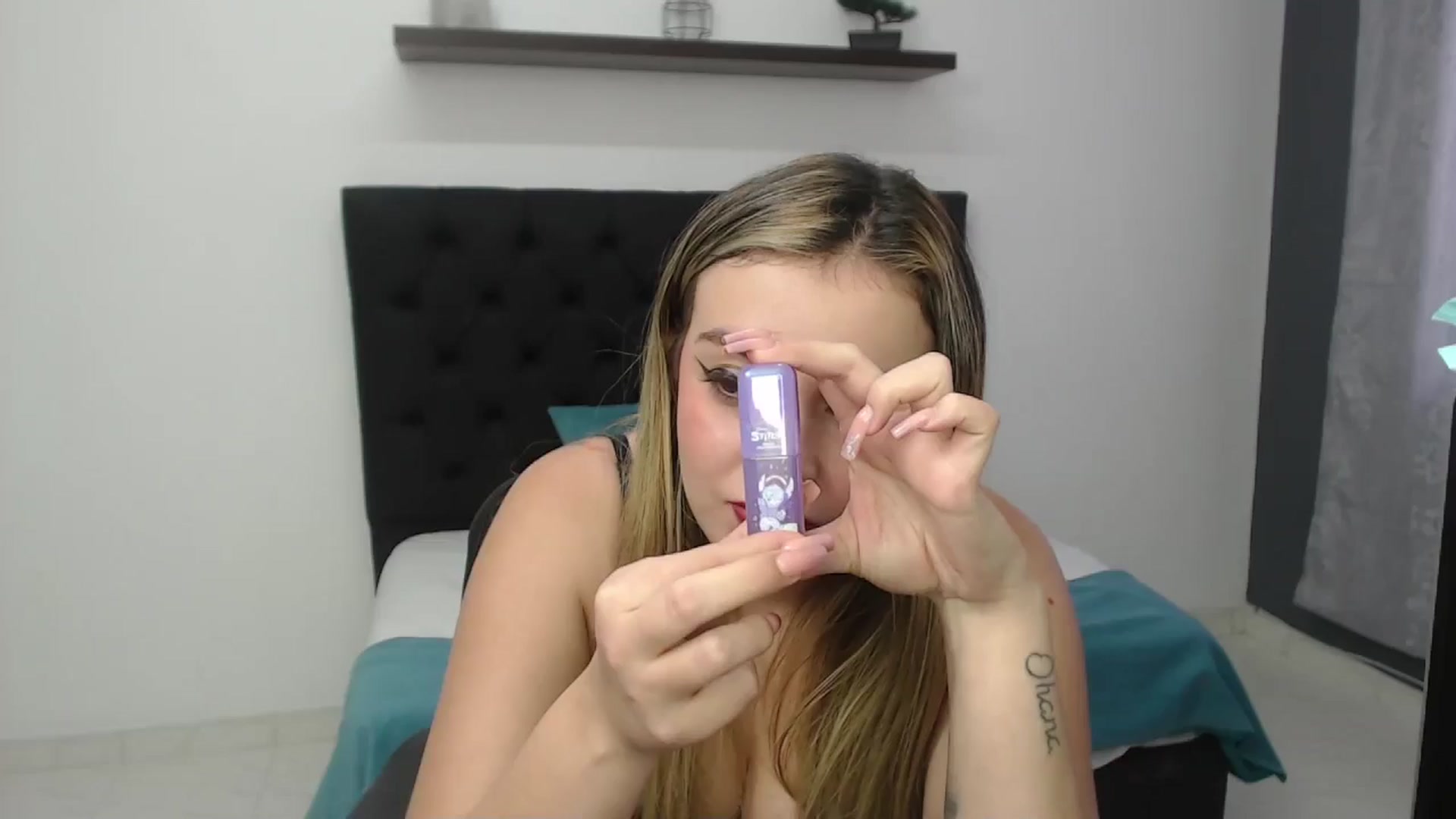 Gallery image thumbnail from CamilleDucan's myfreecams stream on, 01/22/2025, 15:09 image 5 of 20