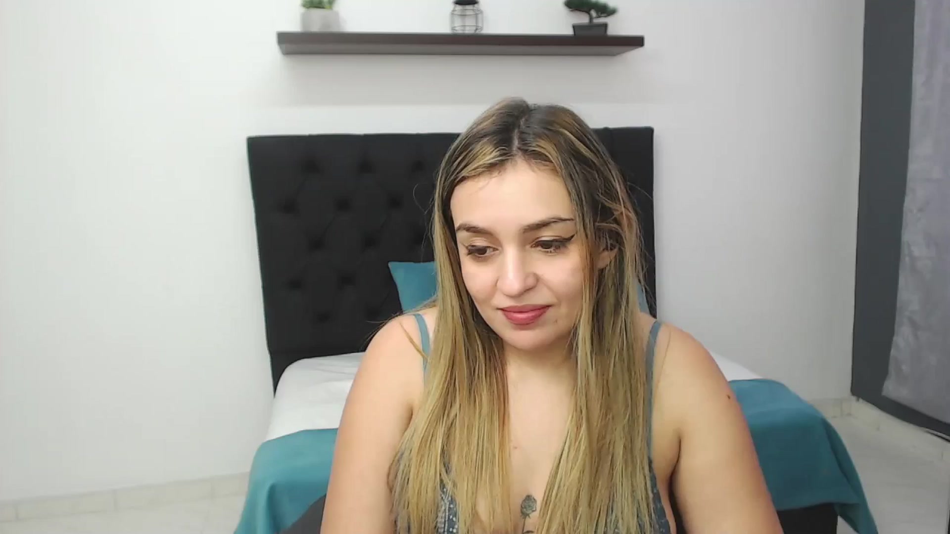 Gallery image thumbnail from CamilleDucan's myfreecams stream on, 01/24/2025, 19:03 image 20 of 20