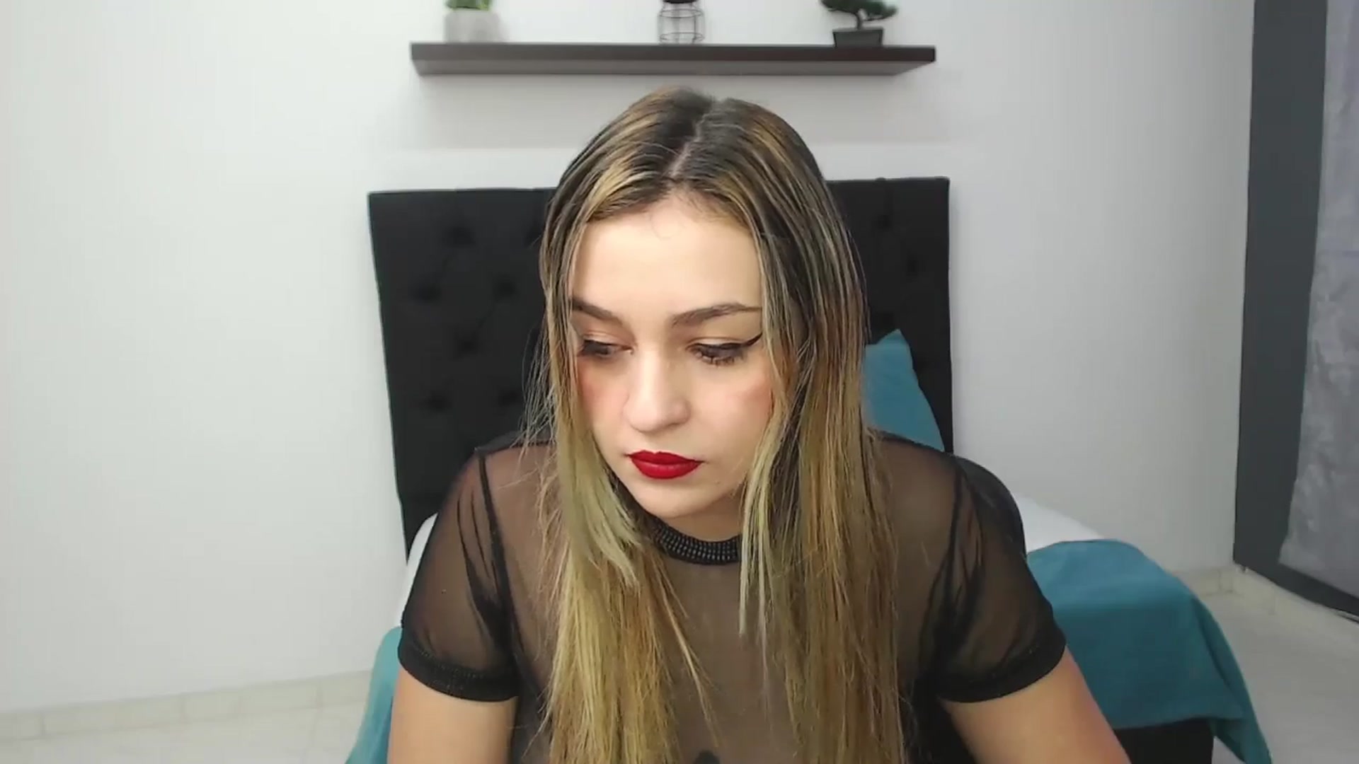 Gallery image thumbnail from CamilleDucan's myfreecams stream on, 01/25/2025, 13:44 image 16 of 20