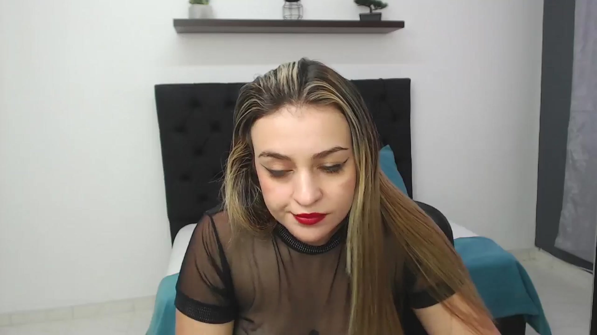 Gallery image thumbnail from CamilleDucan's myfreecams stream on, 01/25/2025, 18:33 image 18 of 20