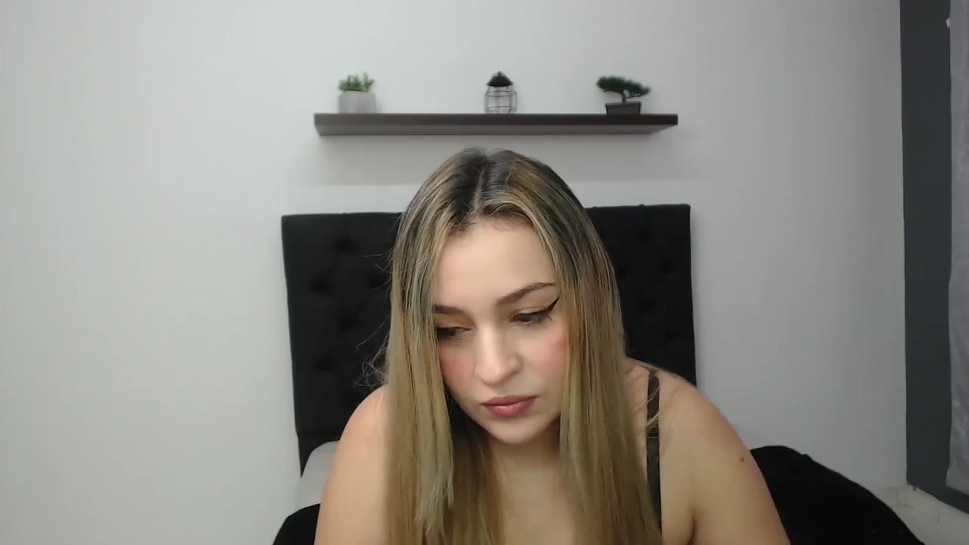 Gallery image thumbnail from CamilleDucan's myfreecams stream on, 01/27/2025, 13:34 image 2 of 20