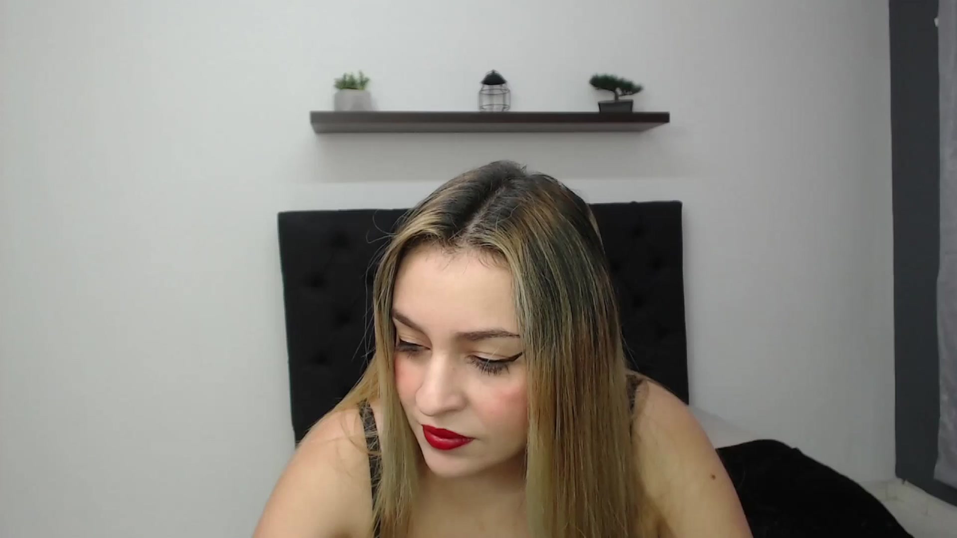 Gallery image thumbnail from CamilleDucan's myfreecams stream on, 01/27/2025, 13:34 image 8 of 20