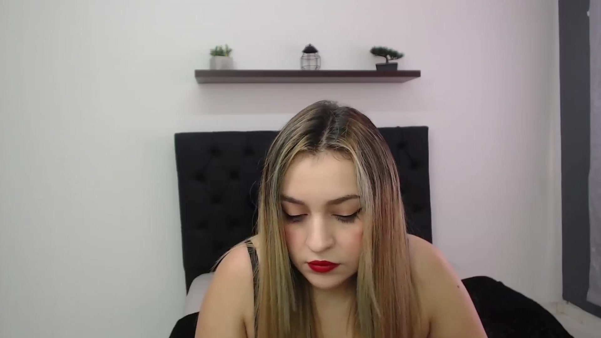 Gallery image thumbnail from CamilleDucan's myfreecams stream on, 01/27/2025, 13:34 image 17 of 20