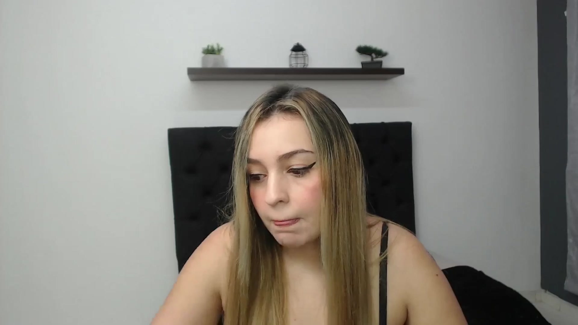 Gallery image thumbnail from CamilleDucan's myfreecams stream on, 01/27/2025, 13:34 image 3 of 20