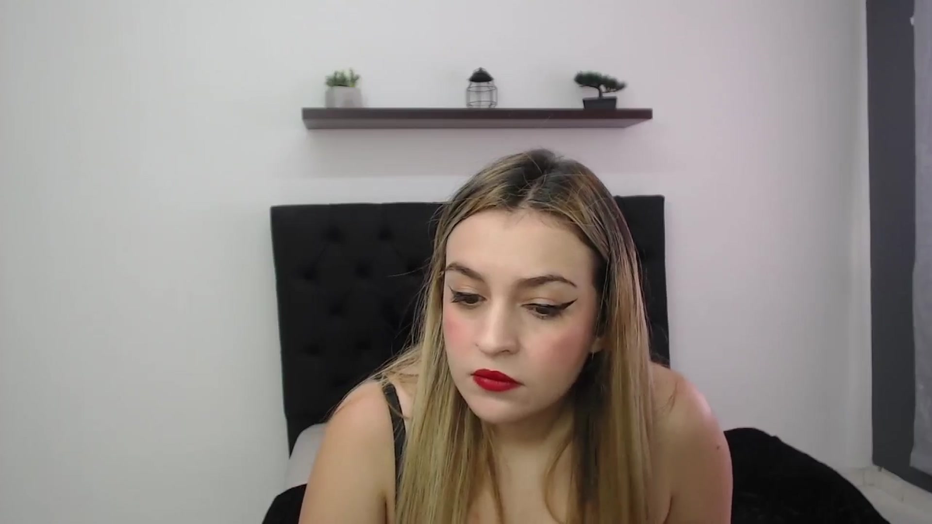 Gallery image thumbnail from CamilleDucan's myfreecams stream on, 01/27/2025, 14:25 image 18 of 20