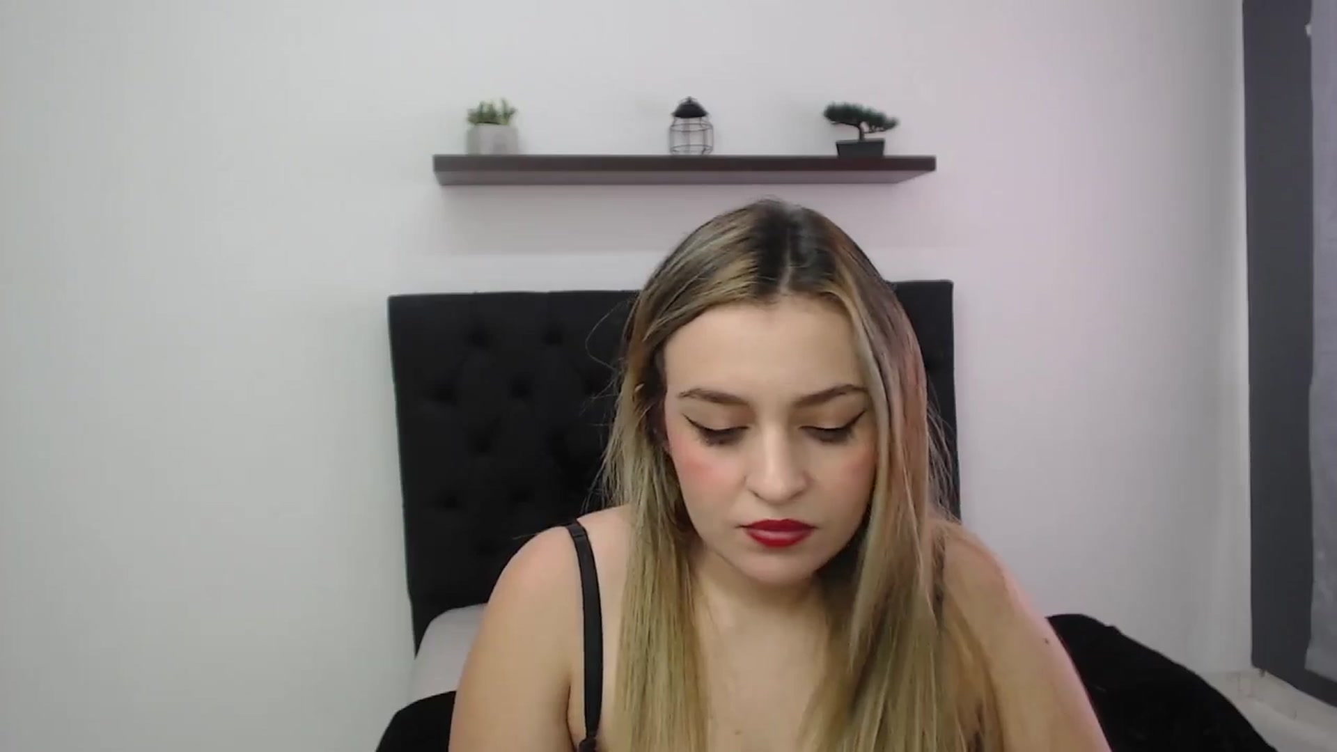 Gallery image thumbnail from CamilleDucan's myfreecams stream on, 01/27/2025, 15:25 image 10 of 20
