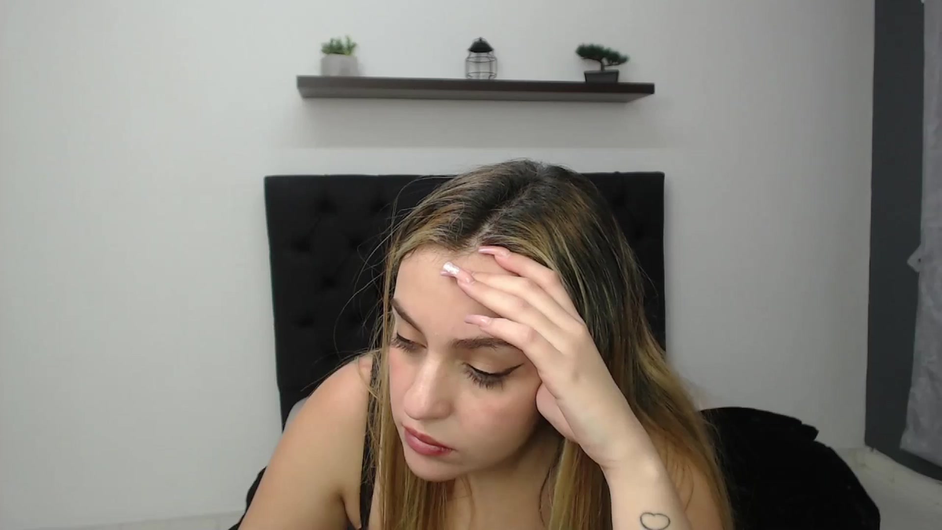 Gallery image thumbnail from CamilleDucan's myfreecams stream on, 01/27/2025, 18:39 image 18 of 20