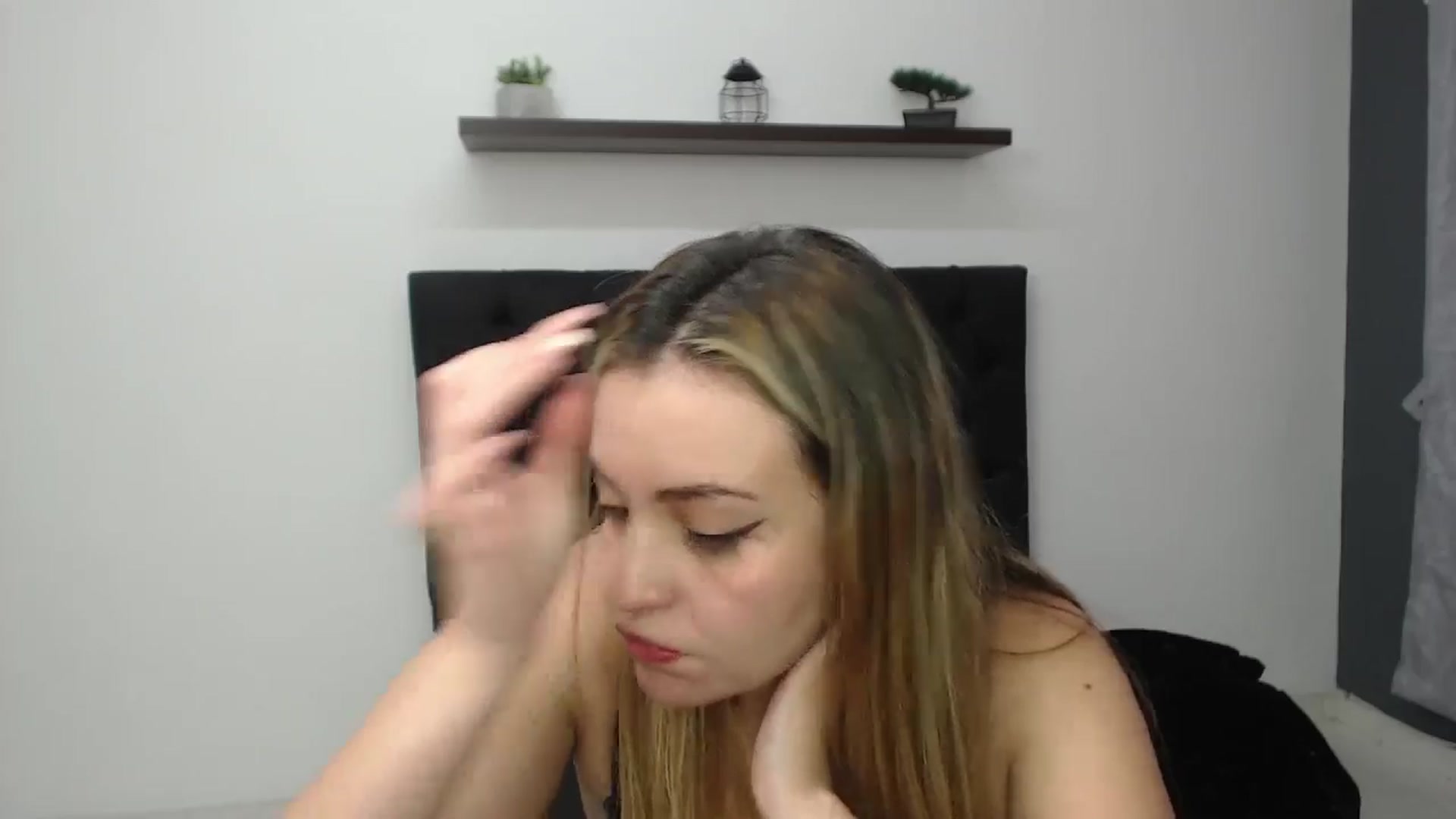 Gallery image thumbnail from CamilleDucan's myfreecams stream on, 01/27/2025, 18:39 image 16 of 20