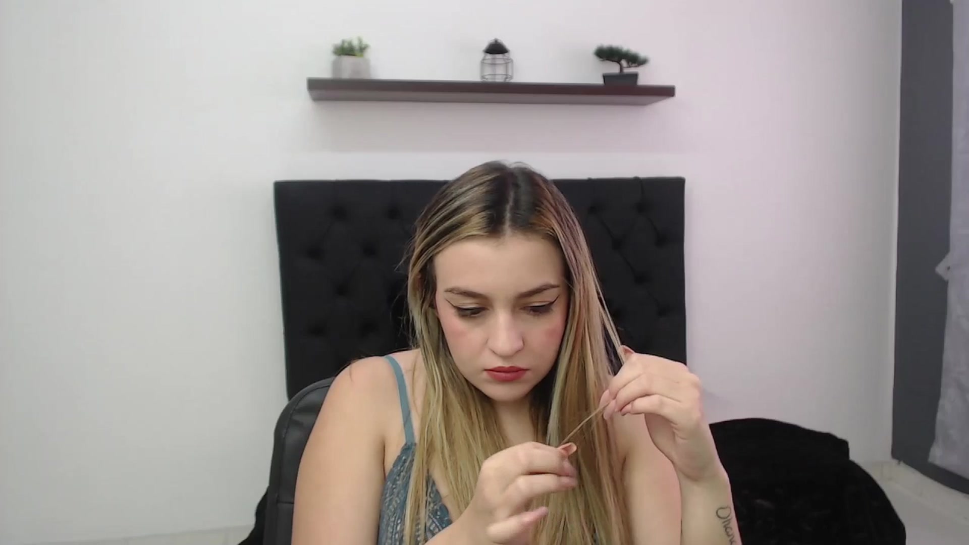 Gallery image thumbnail from CamilleDucan's myfreecams stream on, 01/28/2025, 13:58 image 17 of 20
