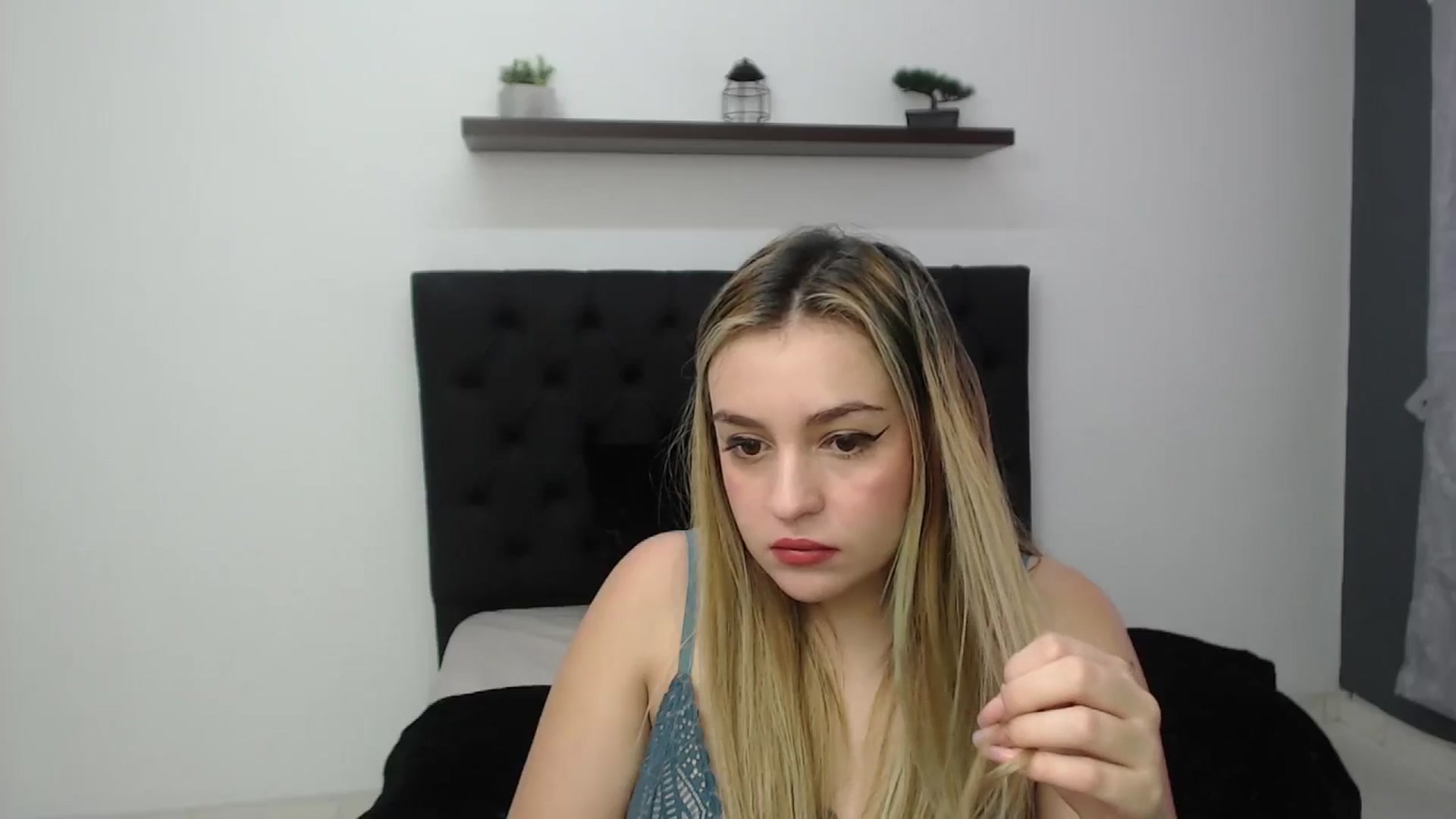 Gallery image thumbnail from CamilleDucan's myfreecams stream on, 01/28/2025, 15:15 image 5 of 20