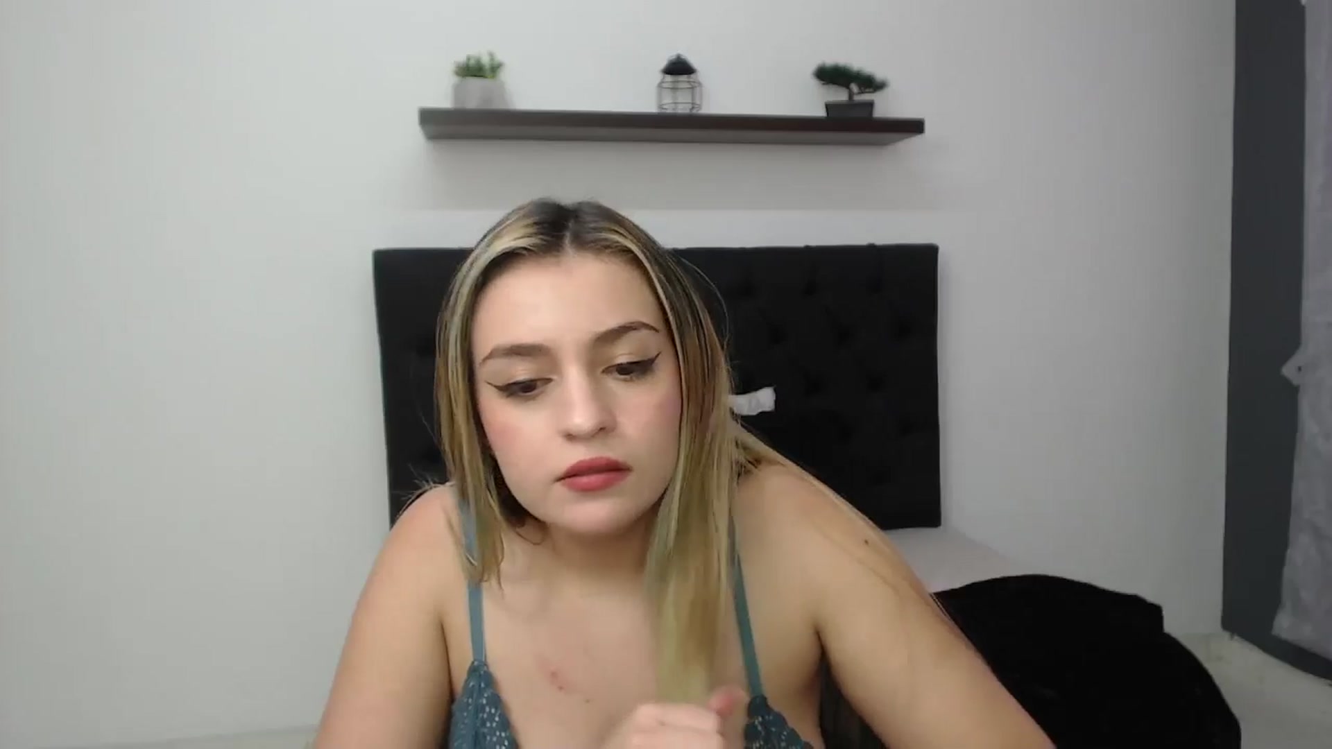 Gallery image thumbnail from CamilleDucan's myfreecams stream on, 01/28/2025, 16:47 image 7 of 20