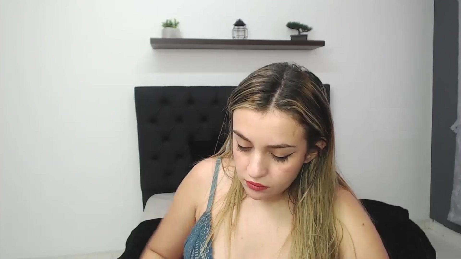 Gallery image thumbnail from CamilleDucan's myfreecams stream on, 01/28/2025, 17:59 image 12 of 20
