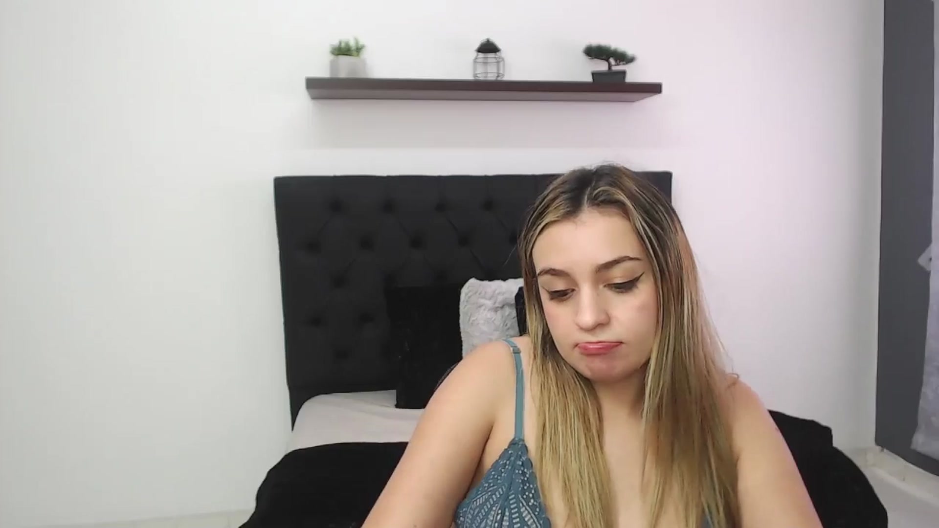 Gallery image thumbnail from CamilleDucan's myfreecams stream on, 01/28/2025, 18:46 image 14 of 20