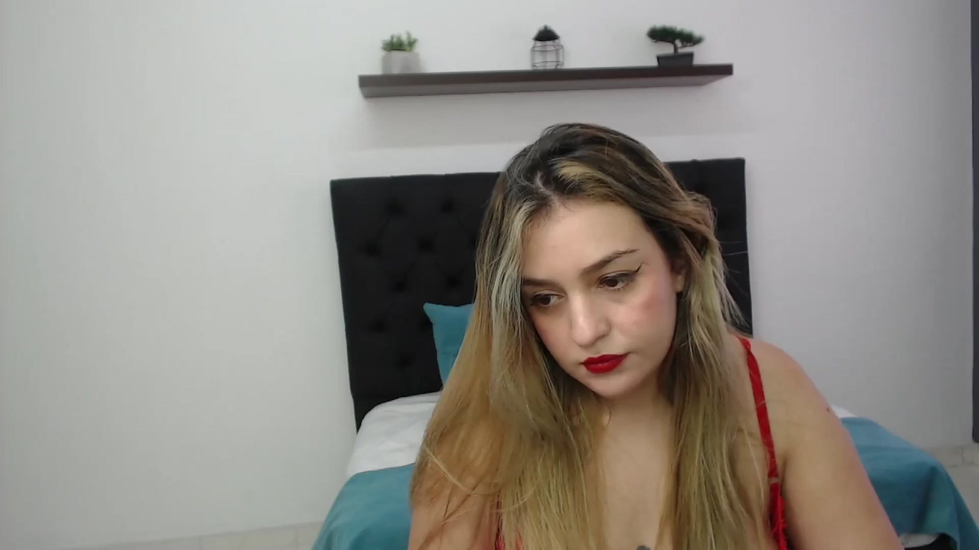 Gallery image thumbnail from CamilleDucan's myfreecams stream on, 02/13/2025, 18:37 image 3 of 20