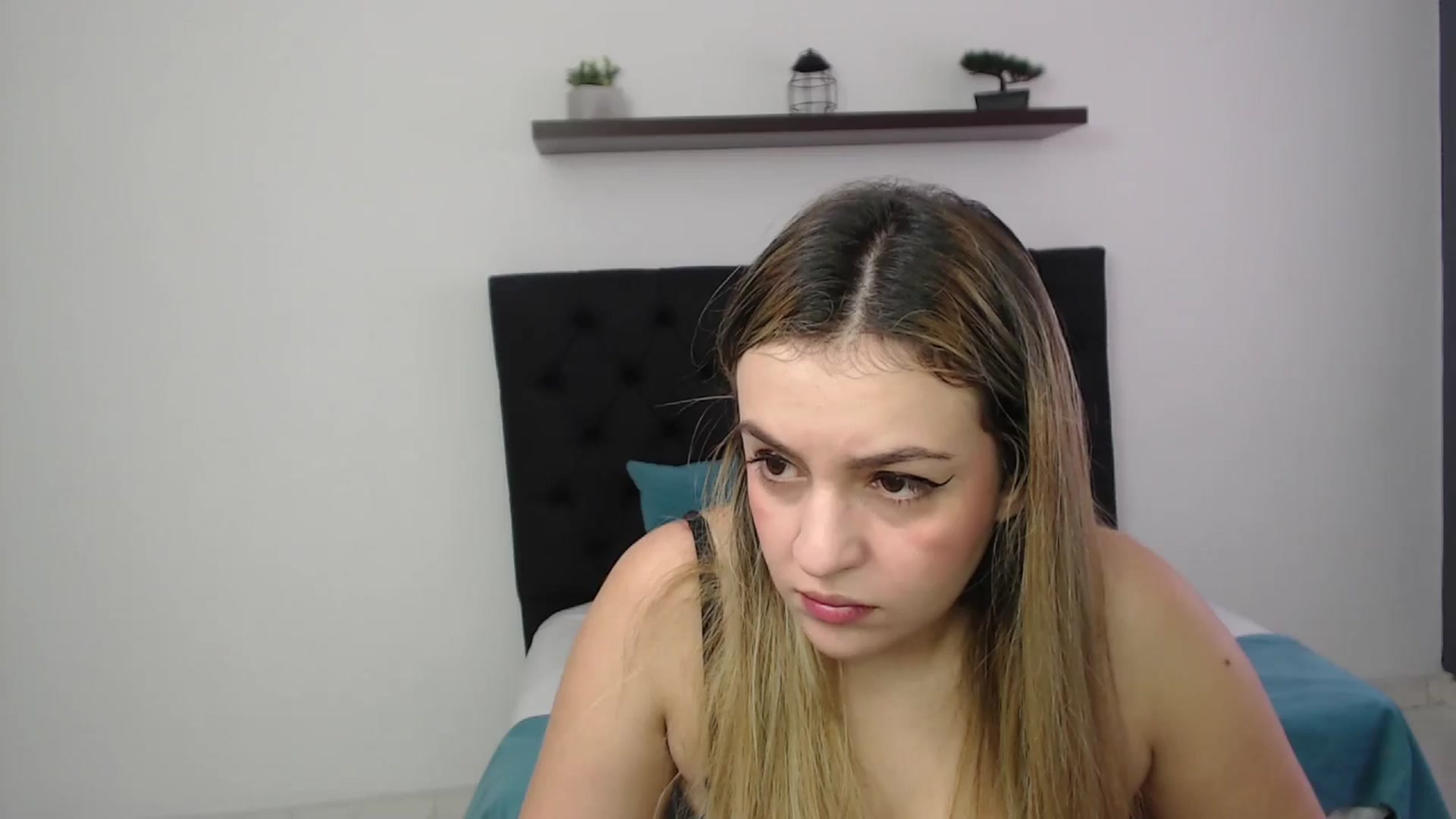 Gallery image thumbnail from CamilleDucan's myfreecams stream on, 02/14/2025, 14:00 image 11 of 20