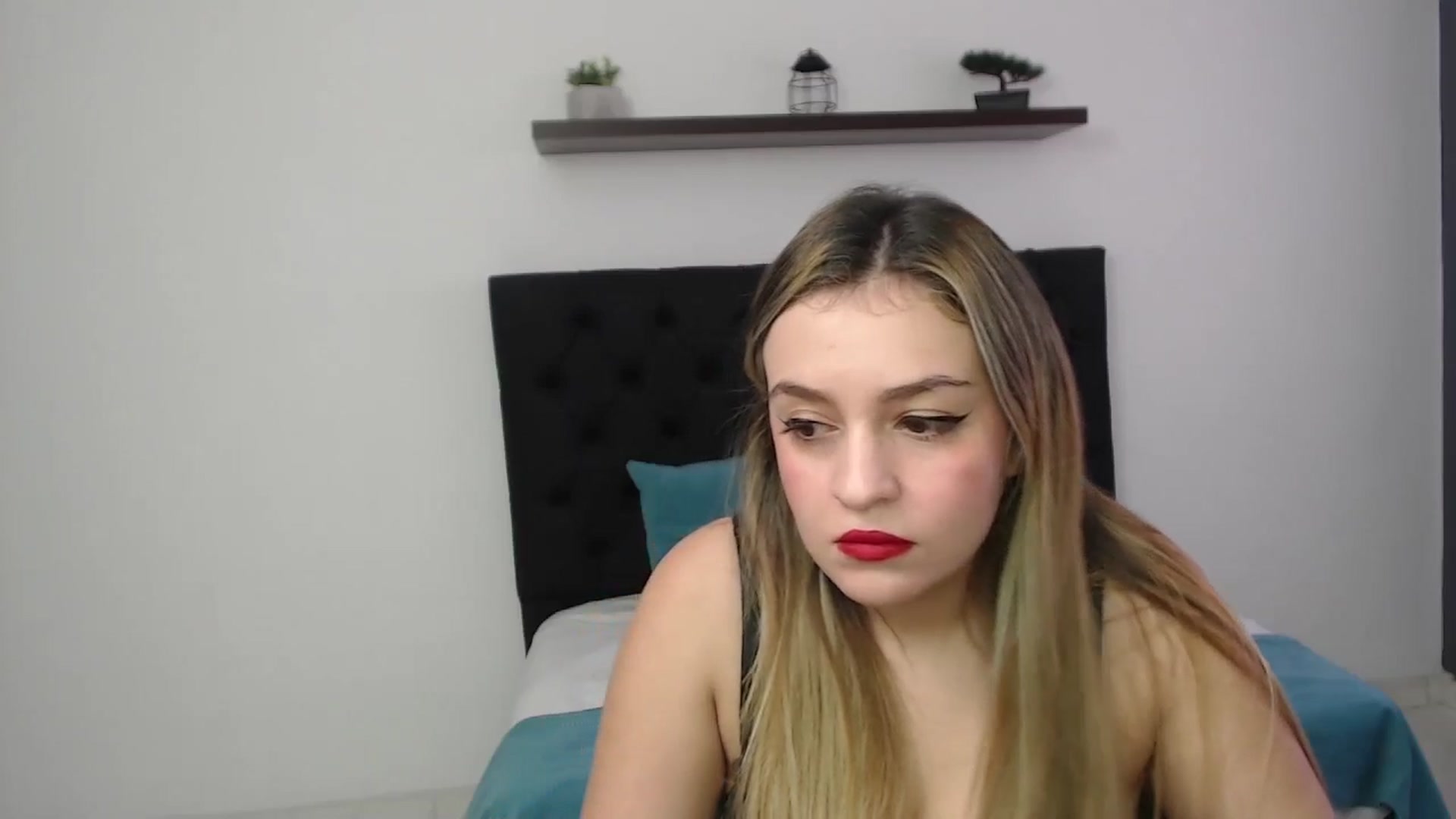 Gallery image thumbnail from CamilleDucan's myfreecams stream on, 02/14/2025, 14:22 image 7 of 20