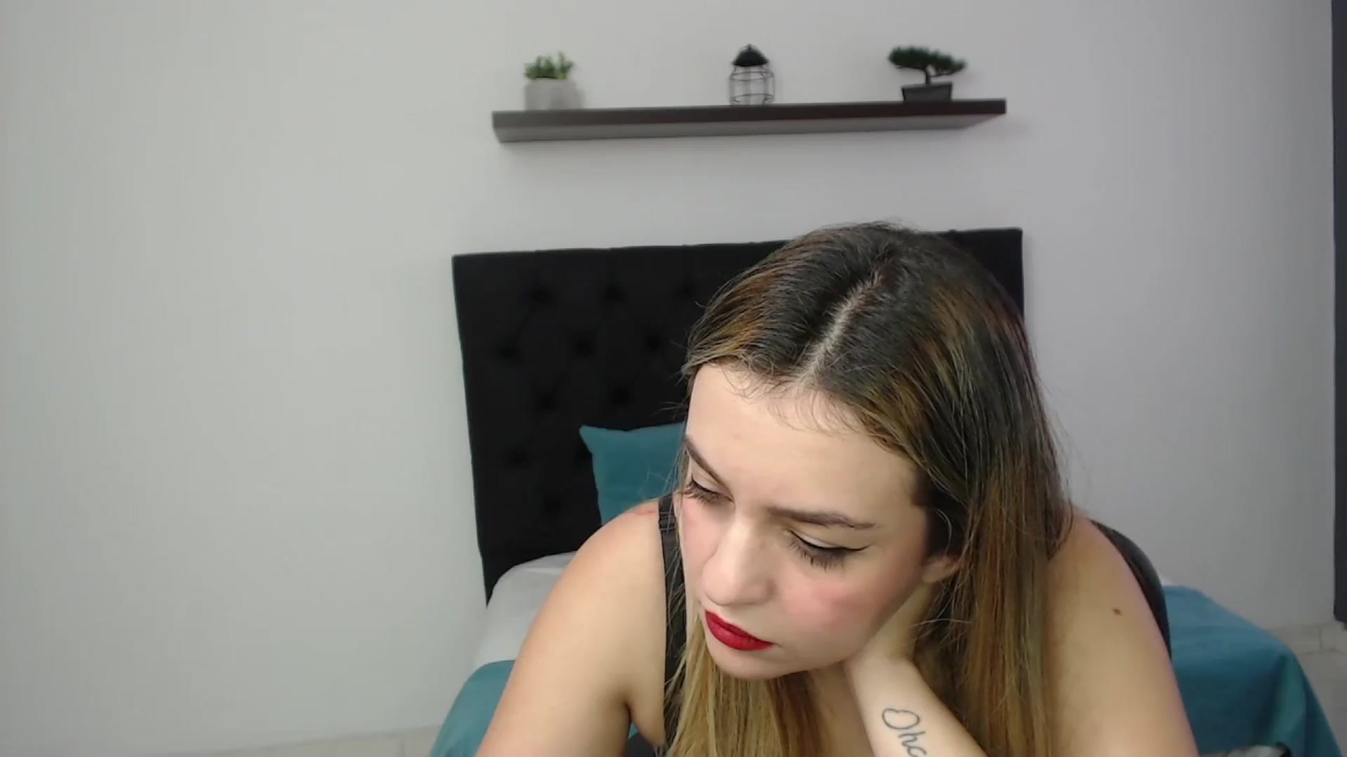 Gallery image thumbnail from CamilleDucan's myfreecams stream on, 02/14/2025, 14:22 image 4 of 20