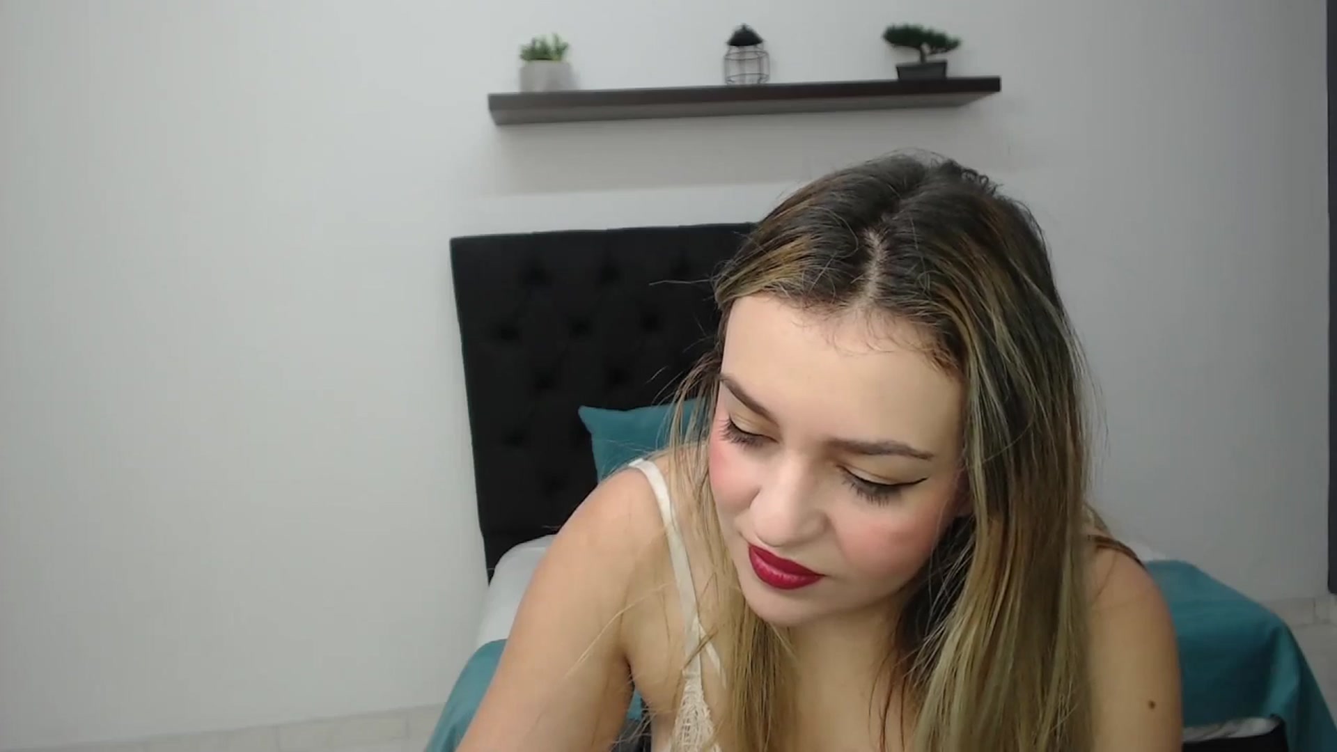 Gallery image thumbnail from CamilleDucan's myfreecams stream on, 02/15/2025, 13:29 image 7 of 20